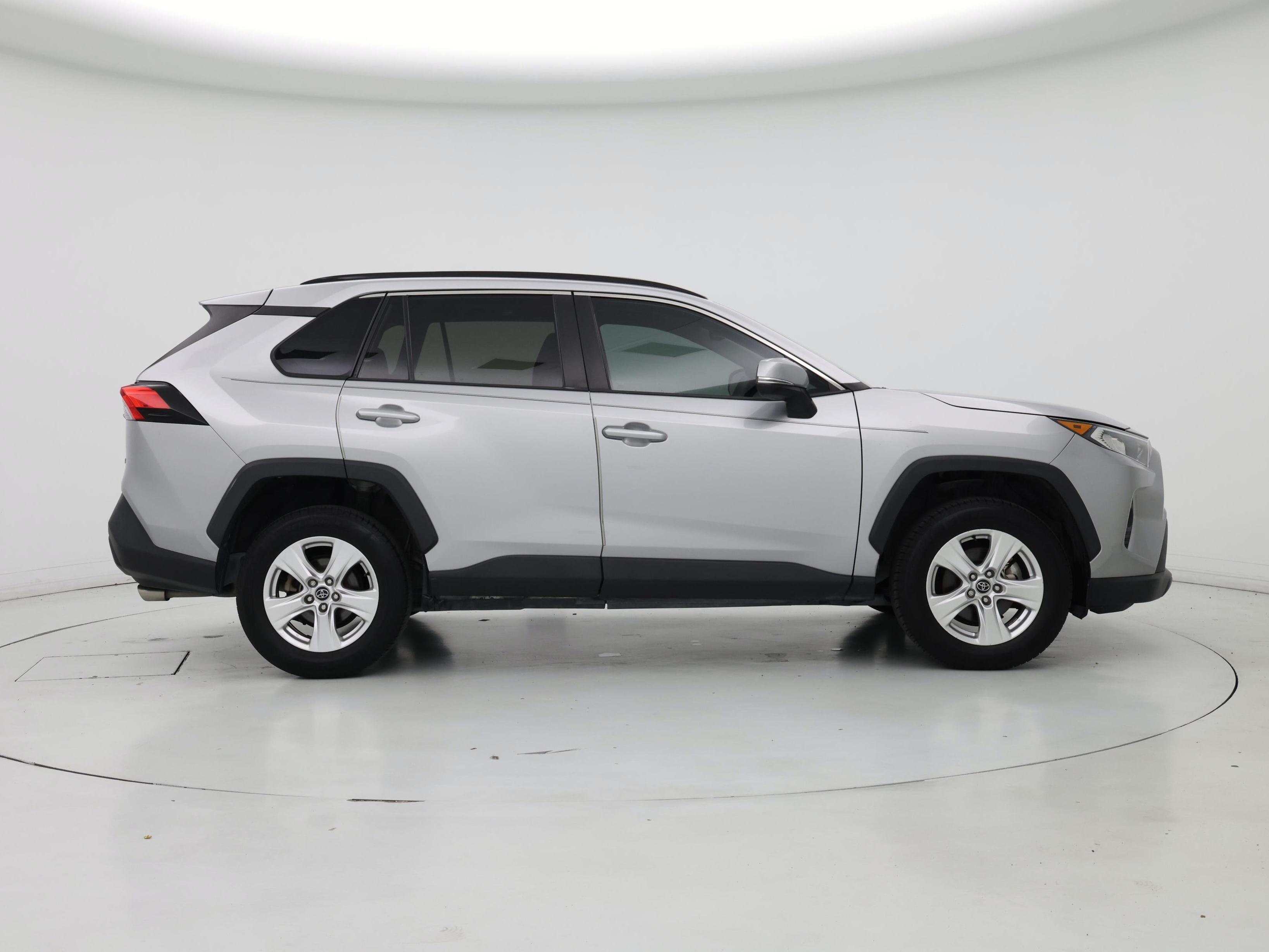 Thumbnail: 2020 Toyota RAV4 - 7