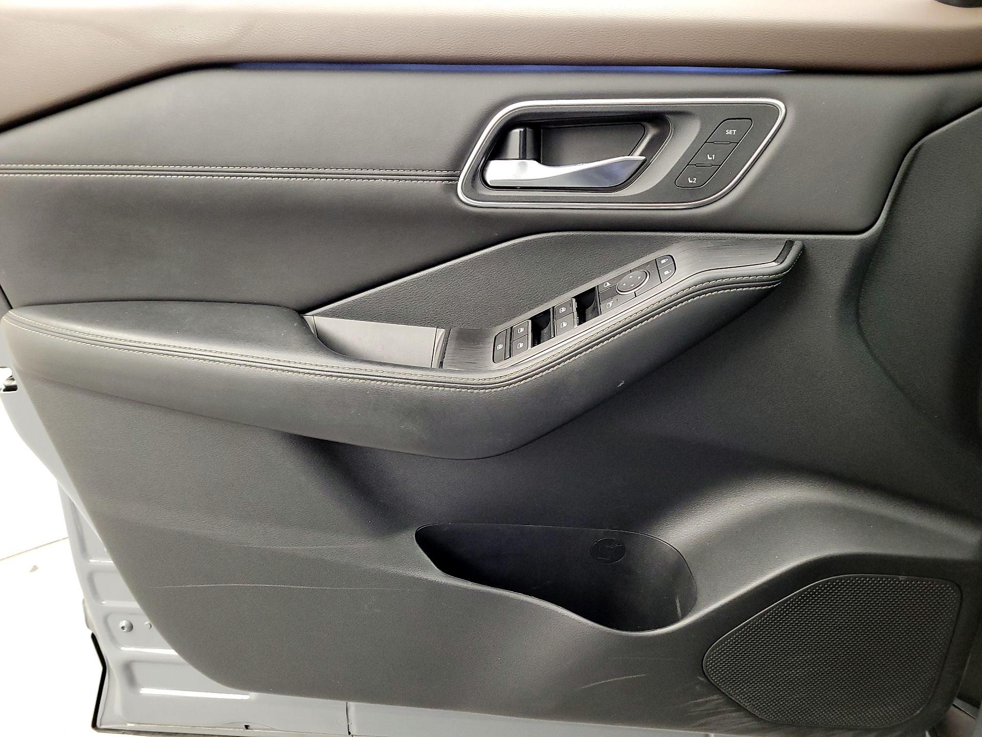 Thumbnail: 2023 Nissan Rogue - 12