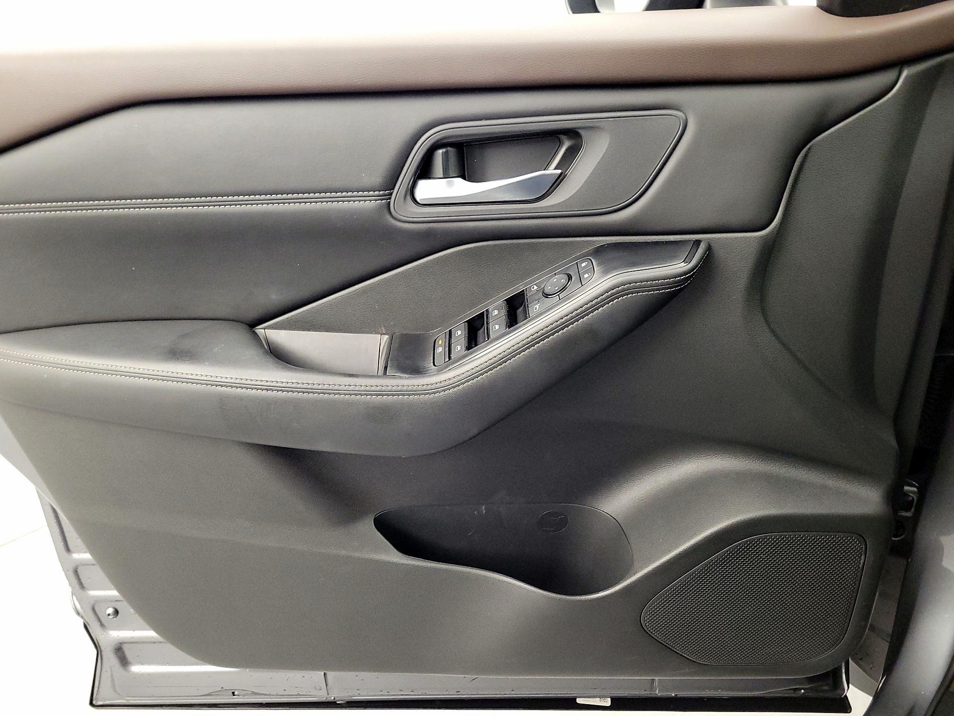 Thumbnail: 2023 Nissan Rogue - 12