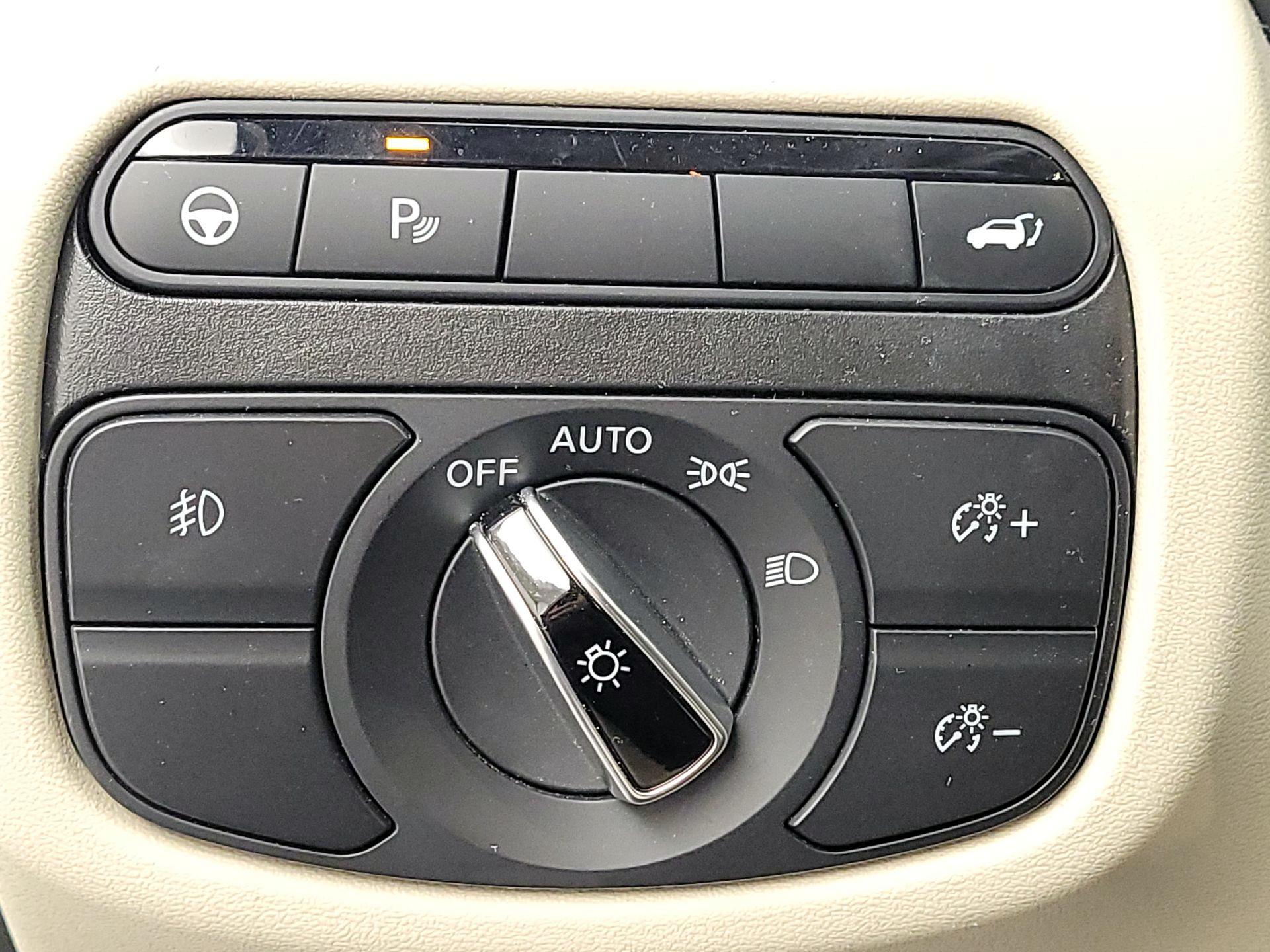 Thumbnail: 2022 INFINITI QX50 - 13