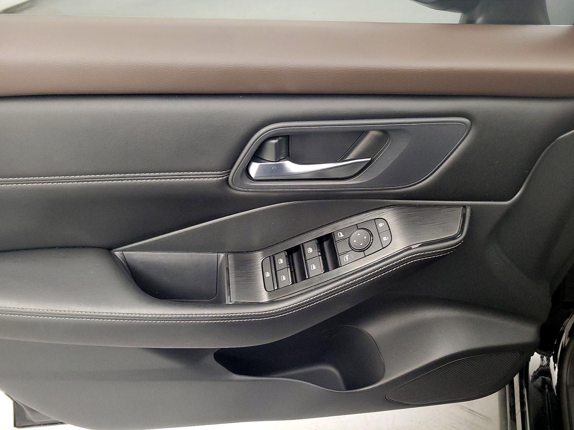 Thumbnail: 2023 Nissan Rogue - 12