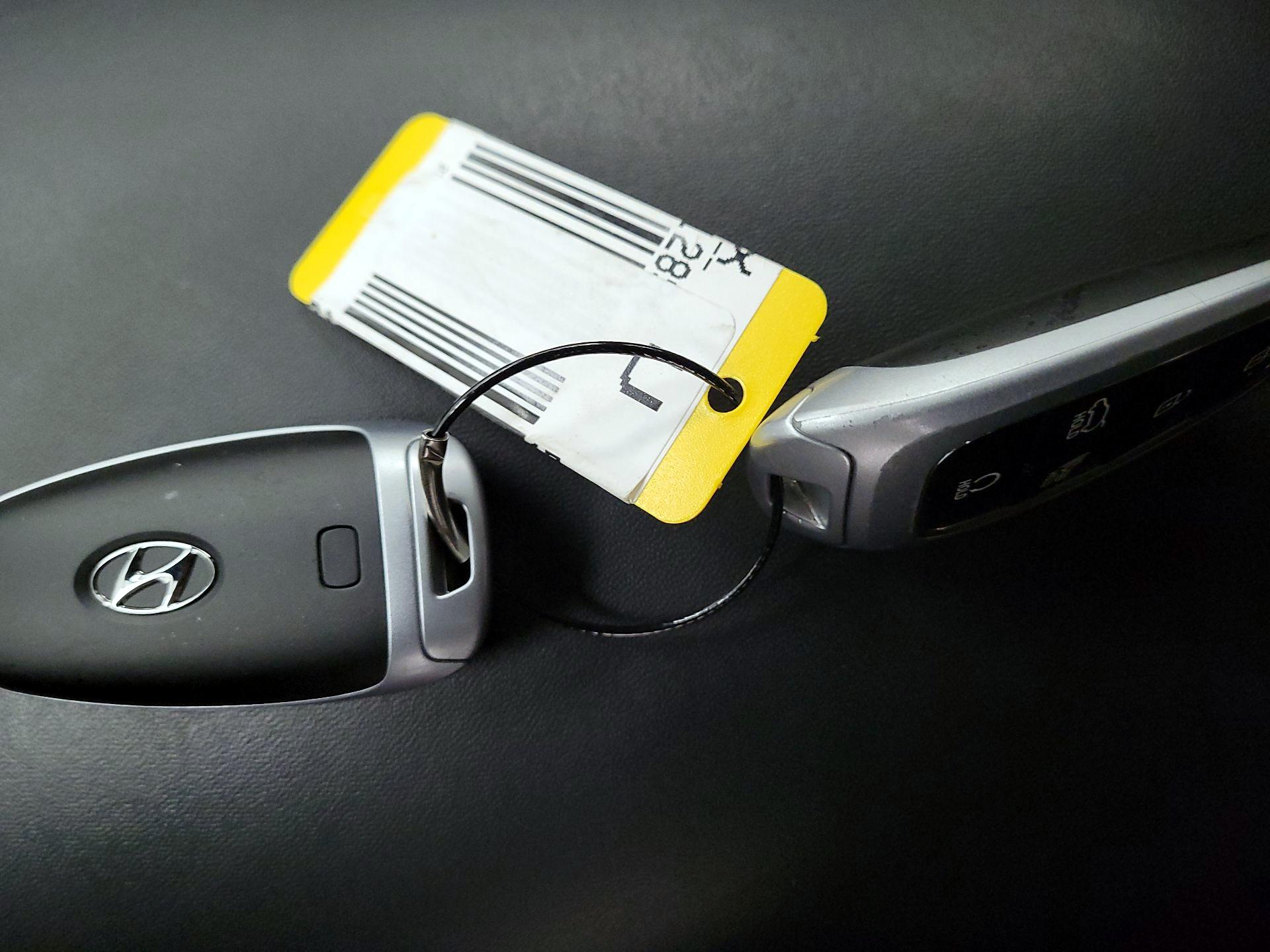 Thumbnail: 2023 Hyundai Santa Fe - 18