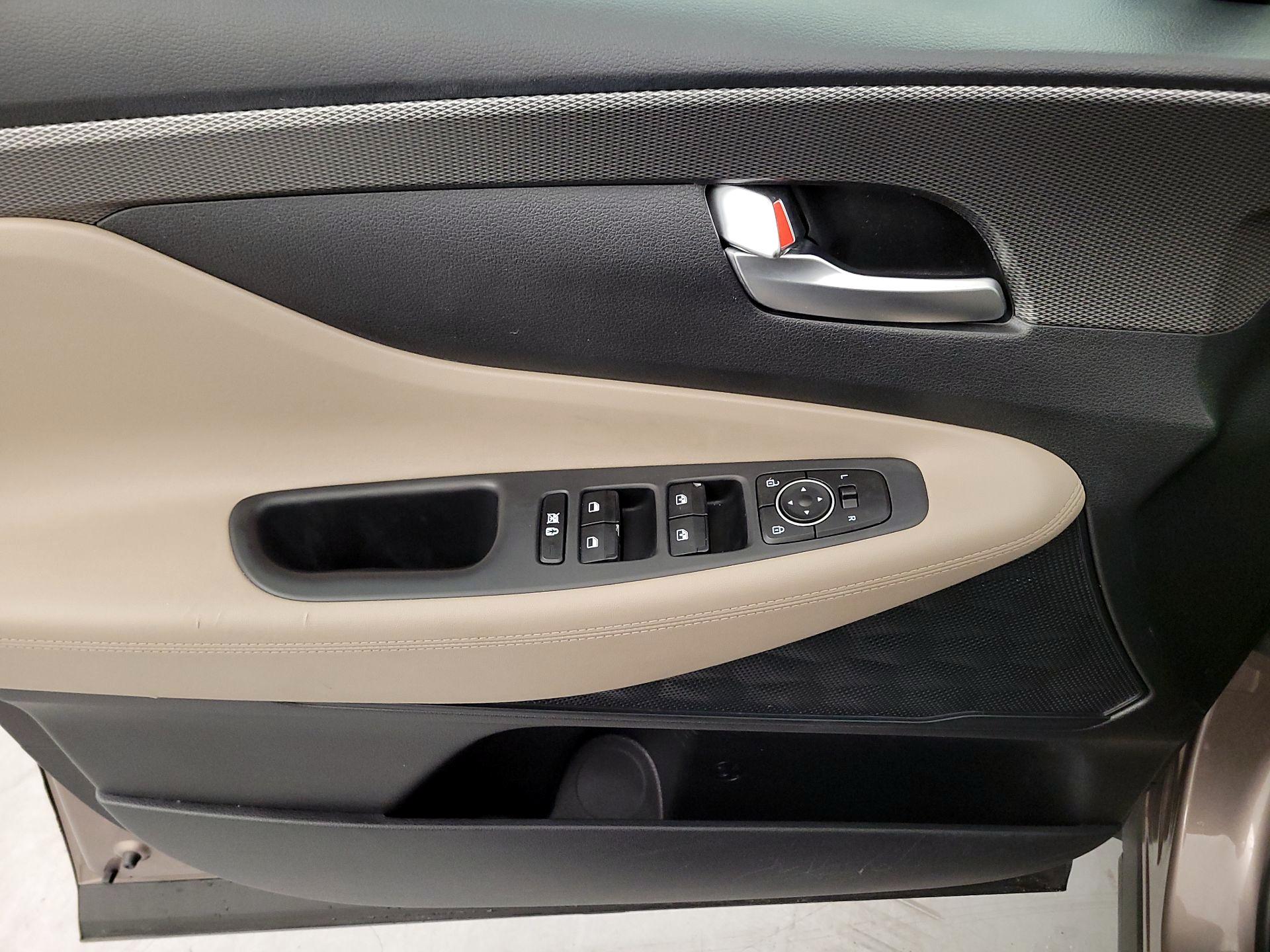 Thumbnail: 2020 Hyundai Santa Fe - 12