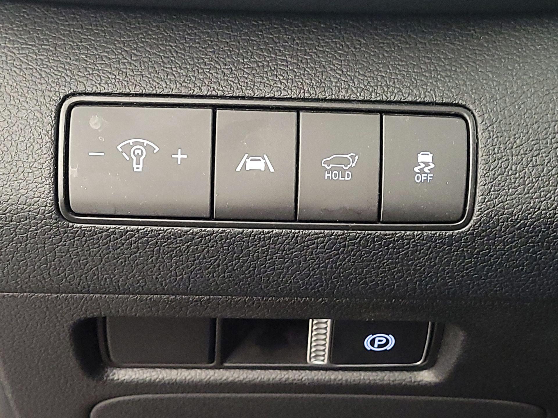 Thumbnail: 2023 Hyundai Santa Fe - 13