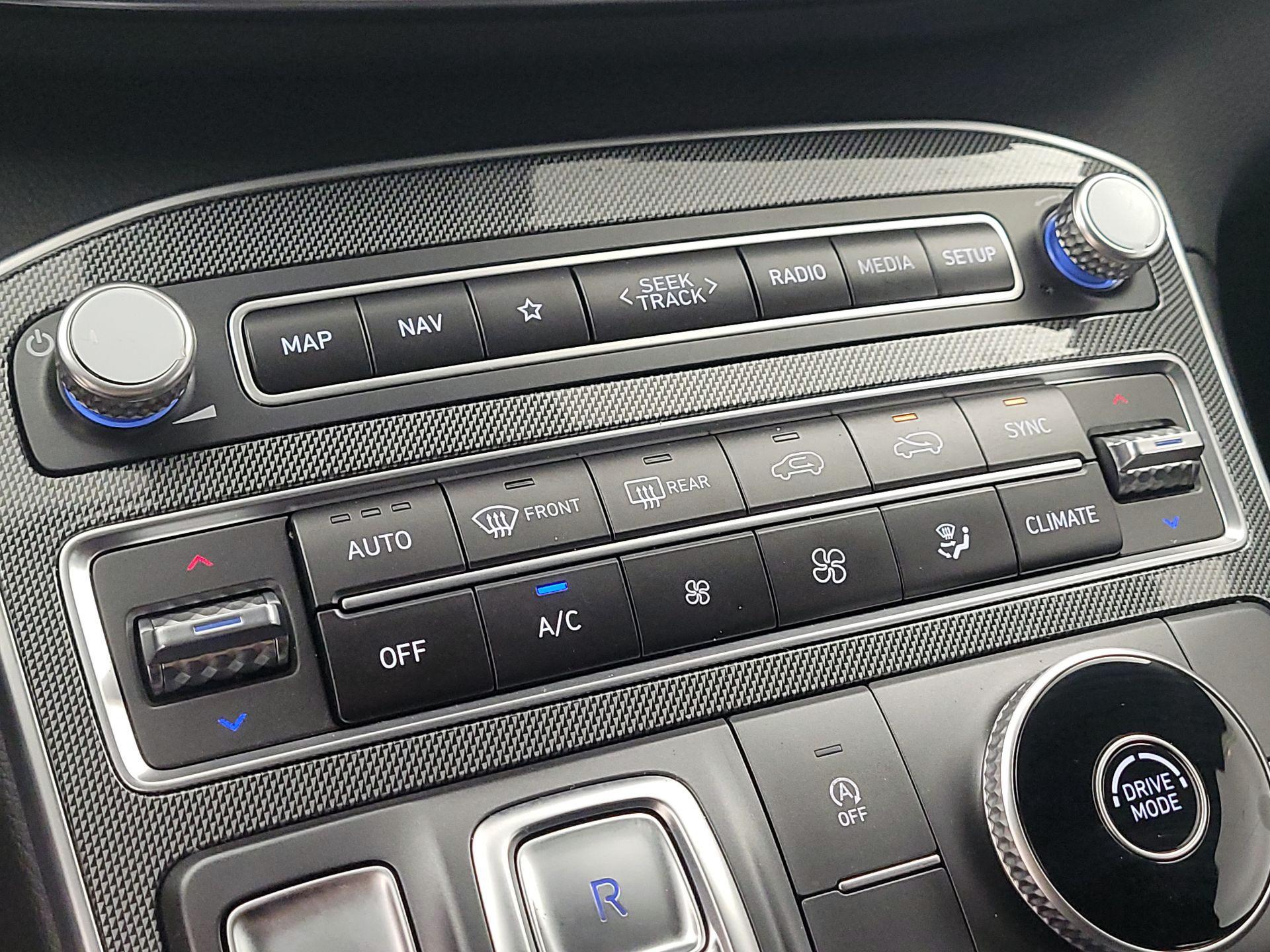 Thumbnail: 2023 Hyundai Santa Fe - 16