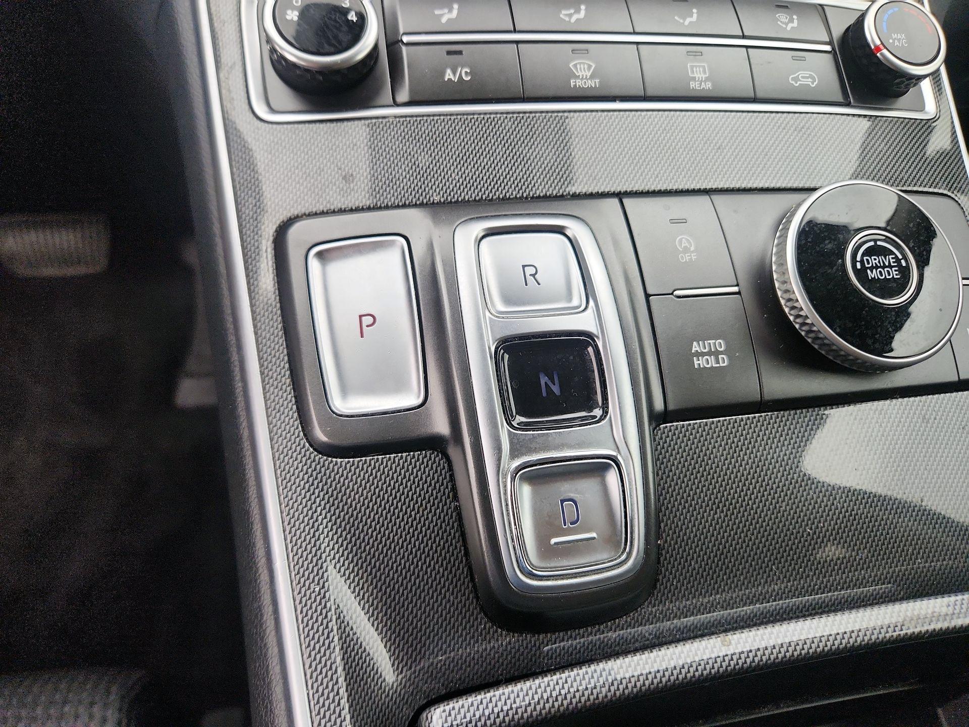 Thumbnail: 2022 Hyundai Santa Fe - 17