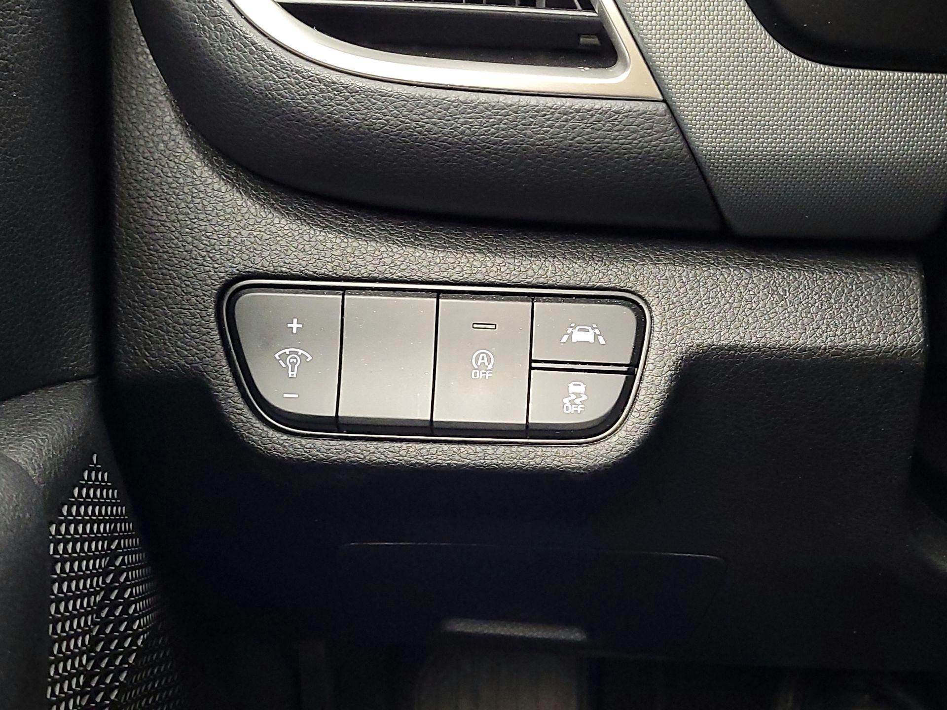 Thumbnail: 2023 Kia Seltos - 13