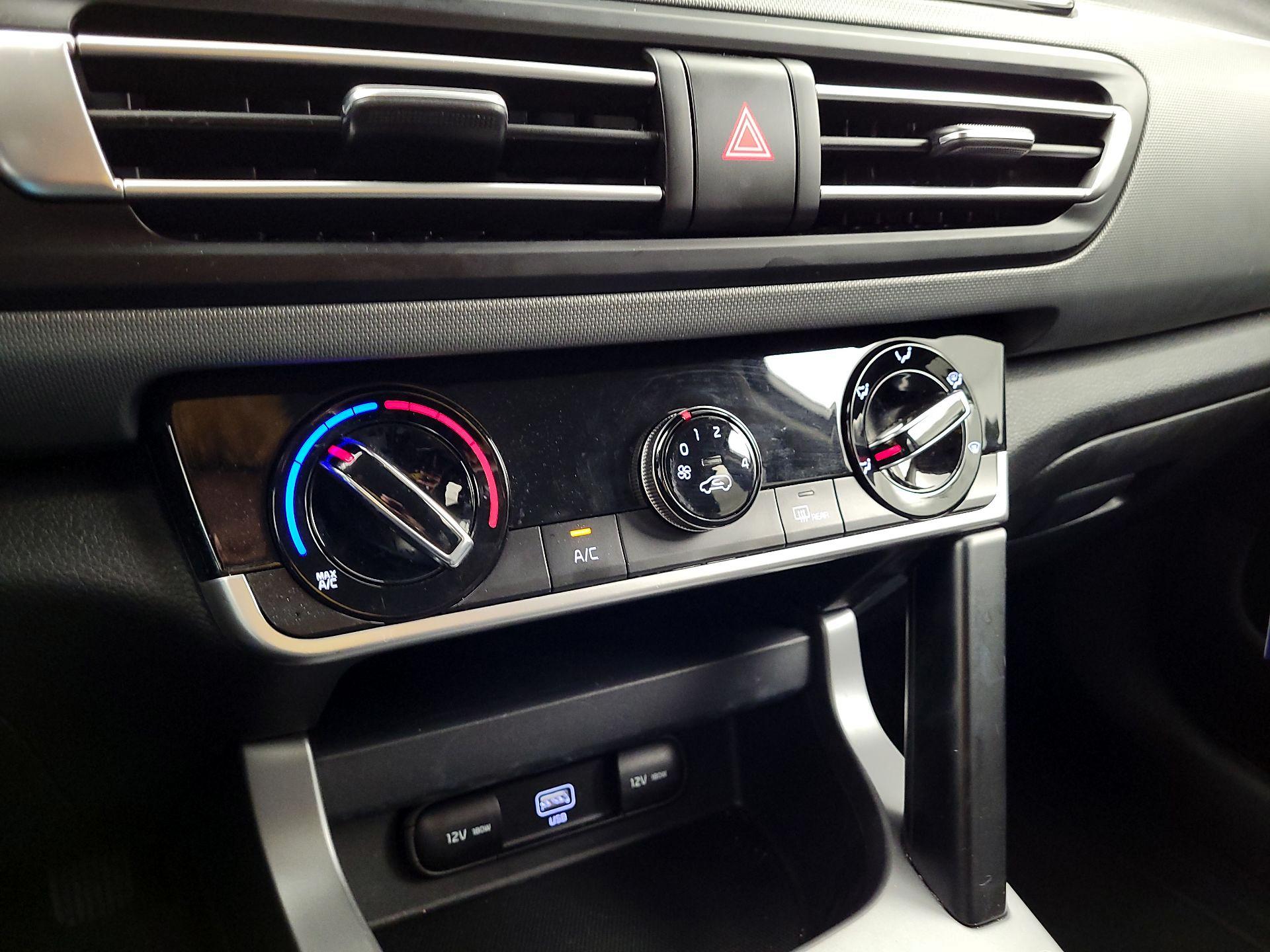 Thumbnail: 2023 Kia Seltos - 16