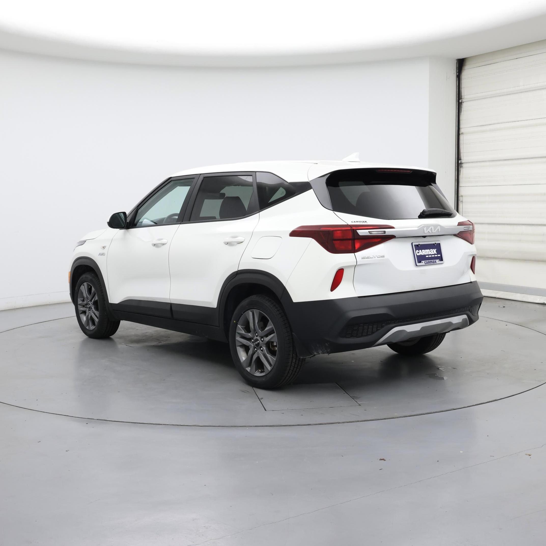 Thumbnail: 2023 Kia Seltos - 2