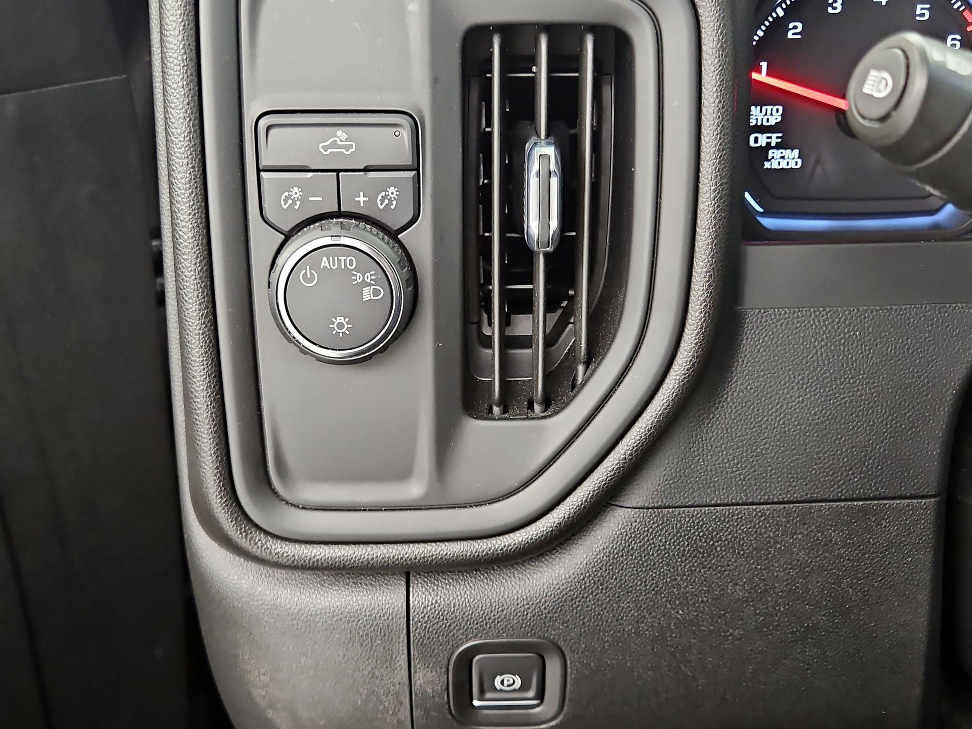 Thumbnail: 2022 Chevrolet Silverado 1500 - 13