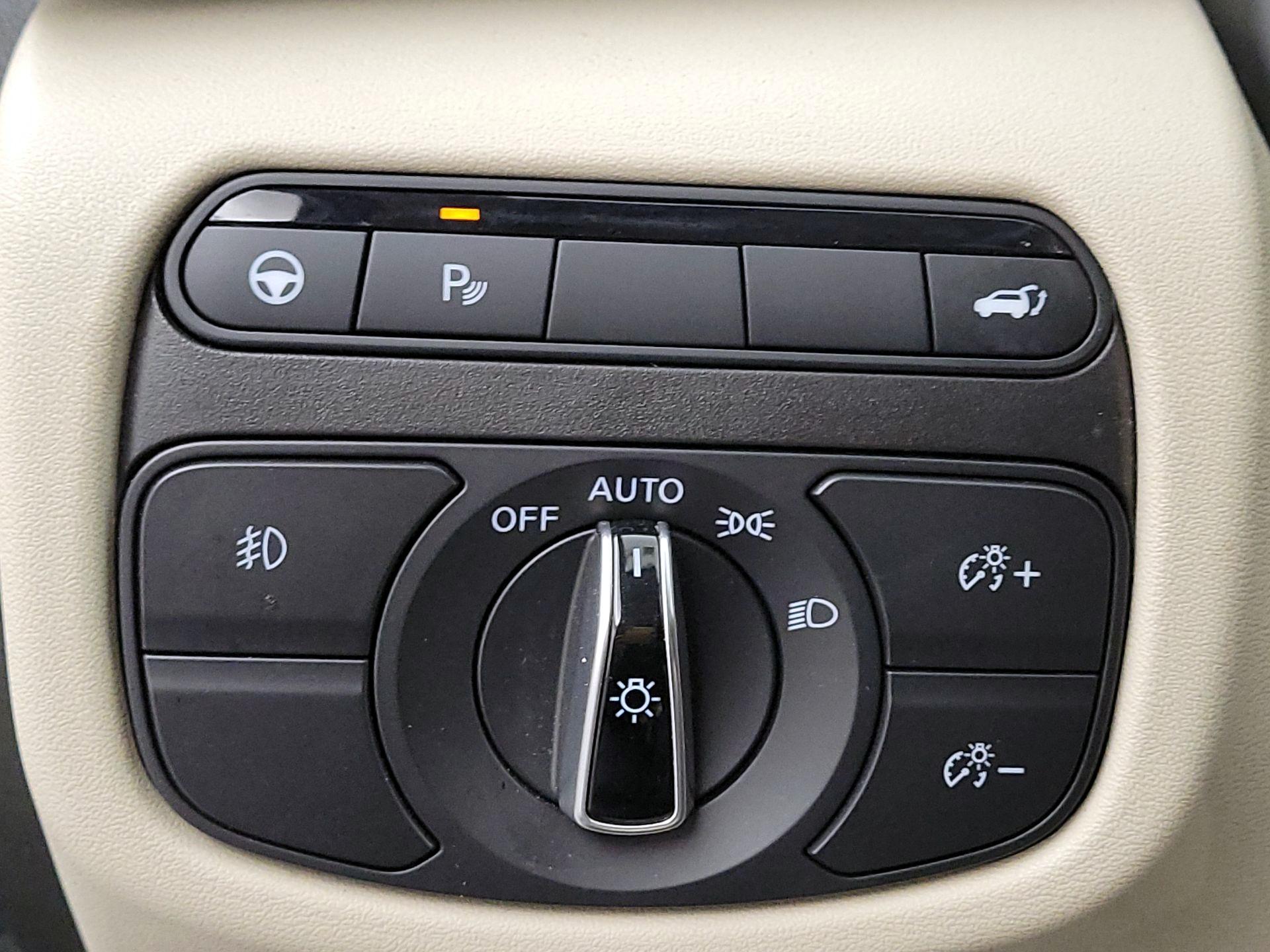 Thumbnail: 2022 INFINITI QX50 - 13