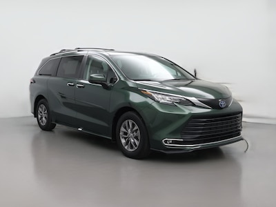 Green 2022 Toyota Sienna Hybrid XLE