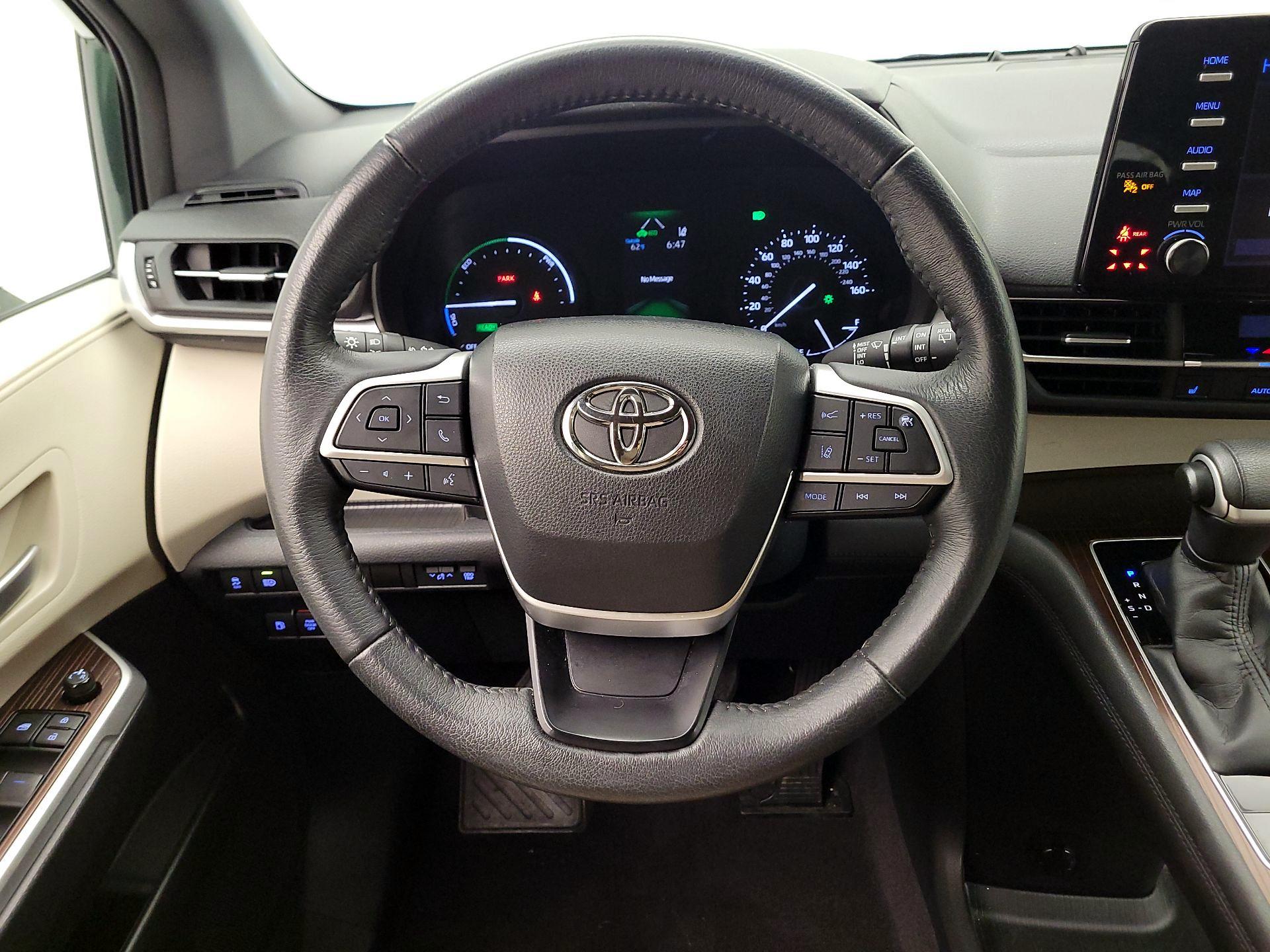 Thumbnail: 2022 Toyota Sienna - 10