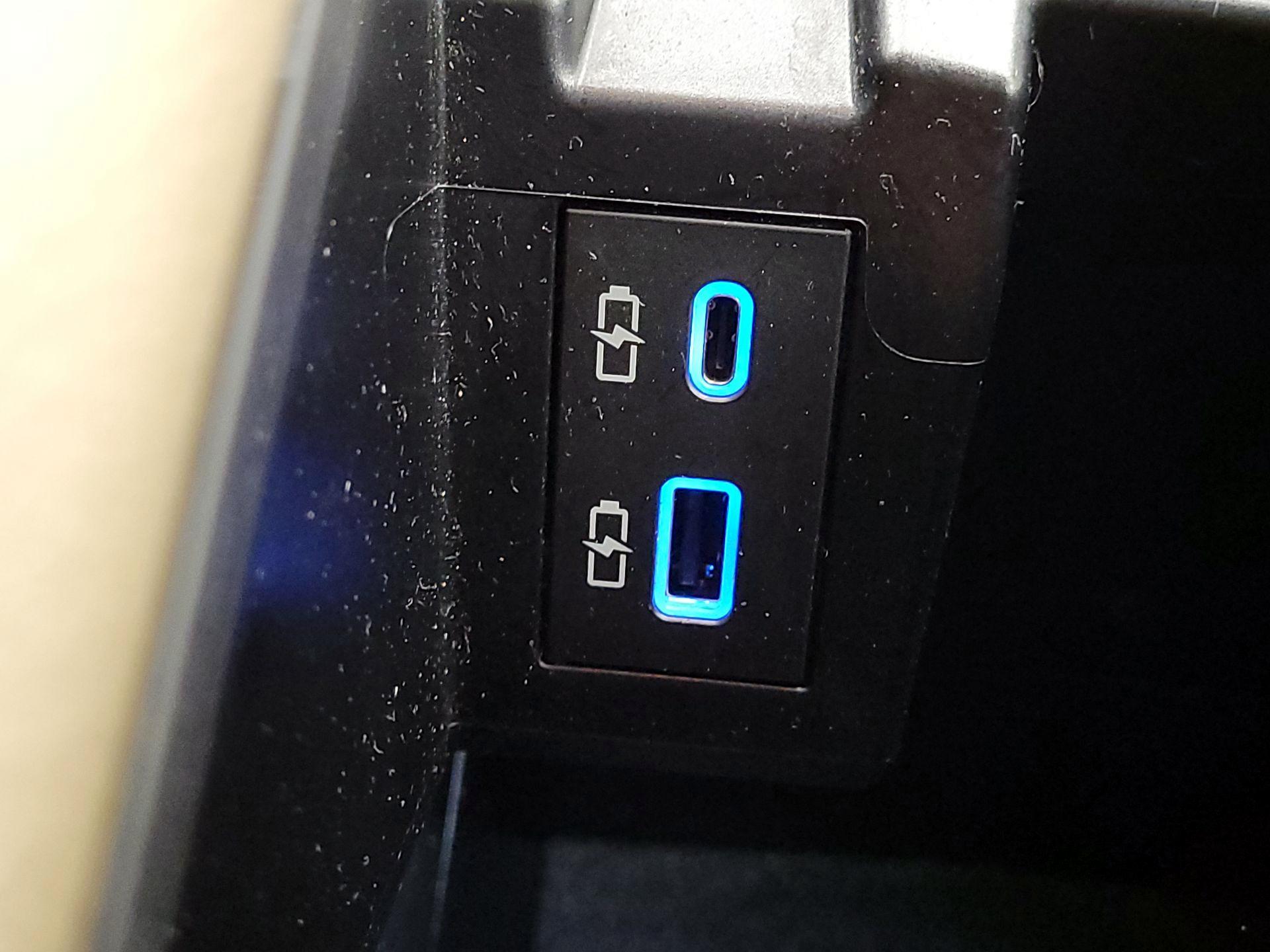 Thumbnail: 2022 Toyota Sienna - 18