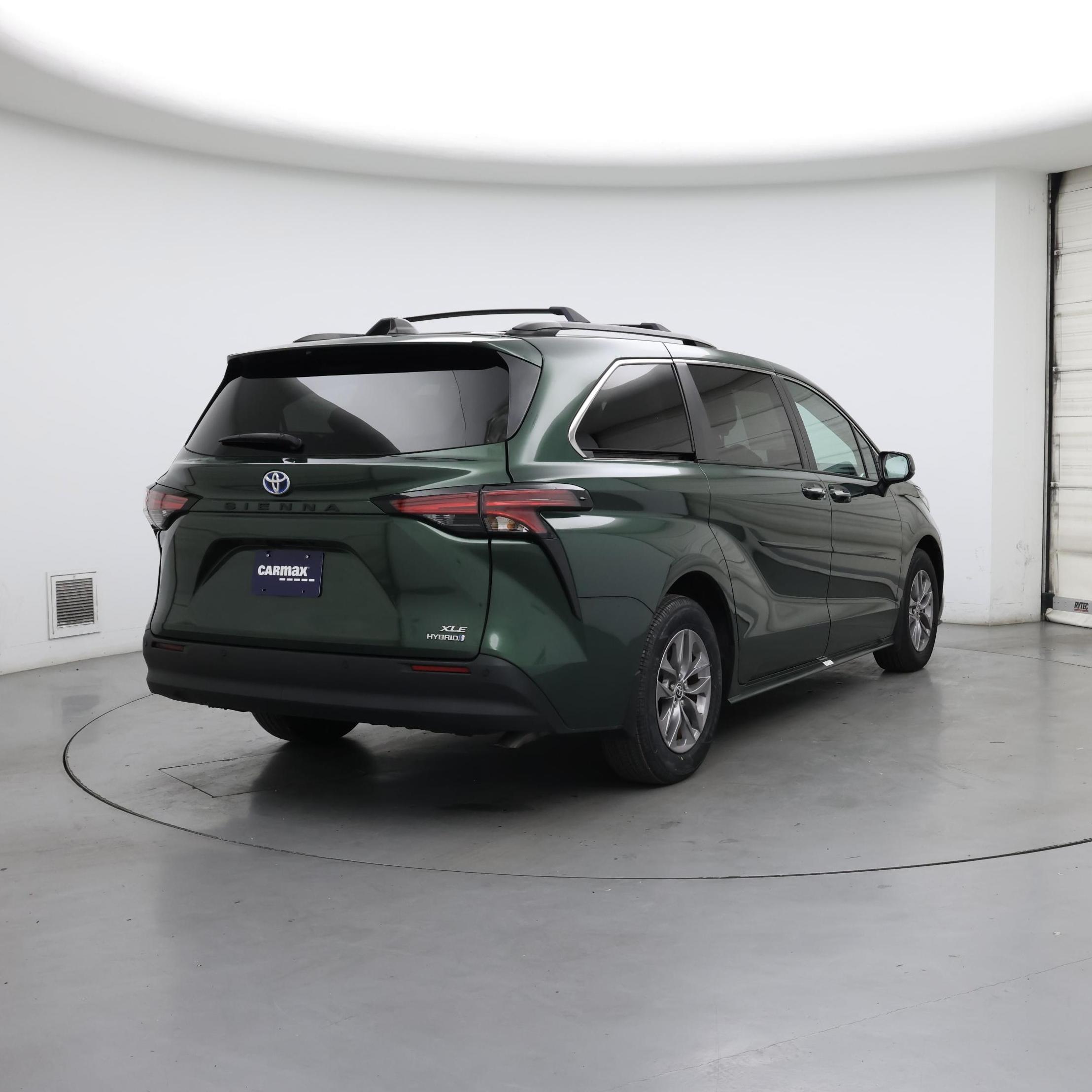 Thumbnail: 2022 Toyota Sienna - 8