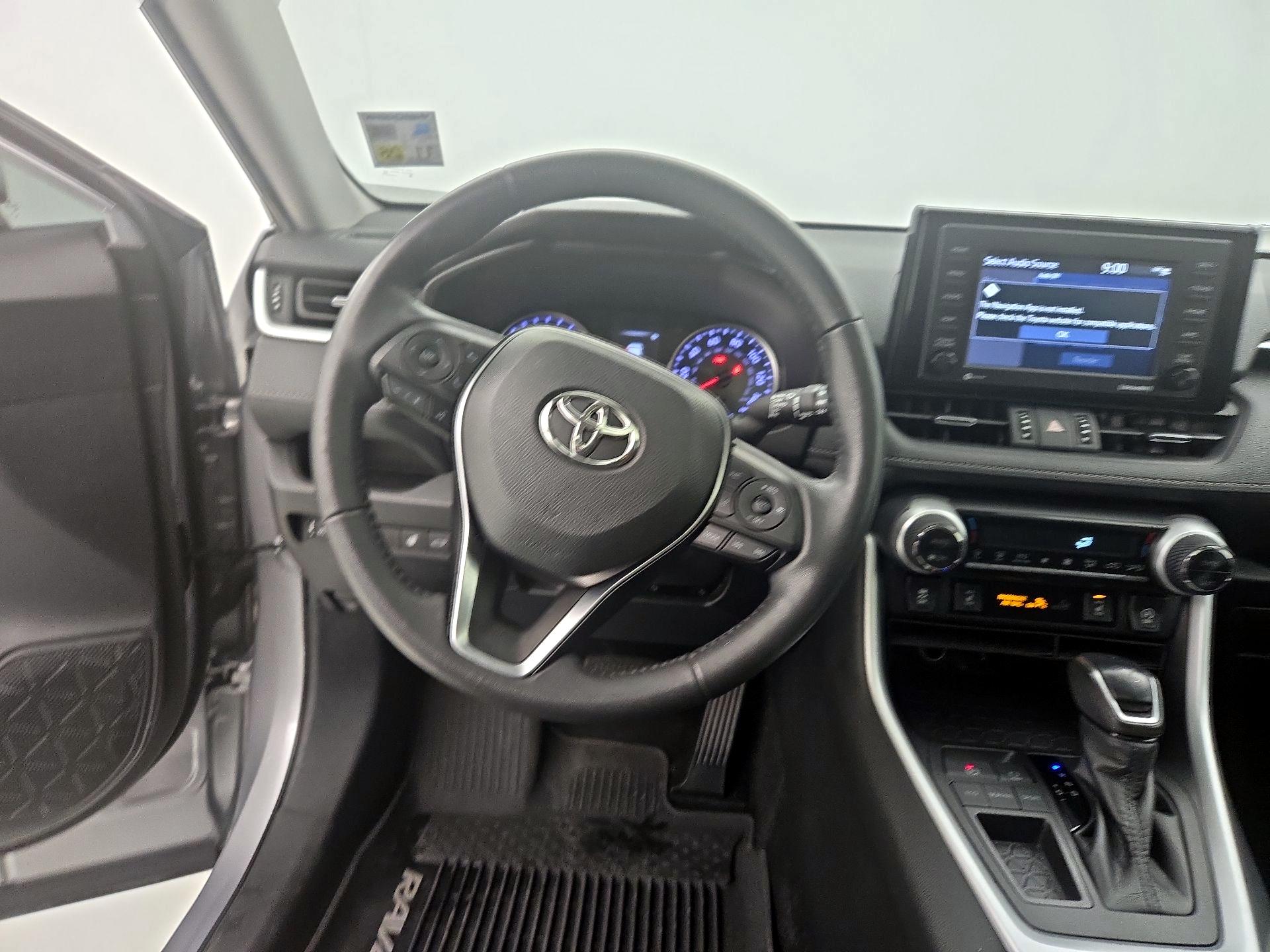 Thumbnail: 2020 Toyota RAV4 - 10