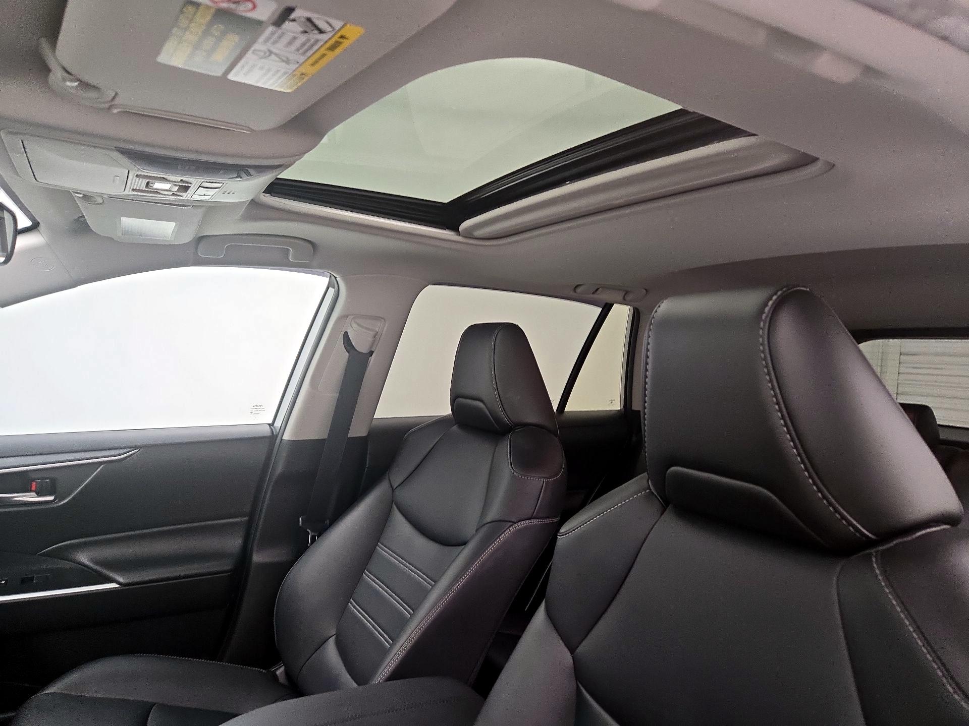 Thumbnail: 2020 Toyota RAV4 - 19