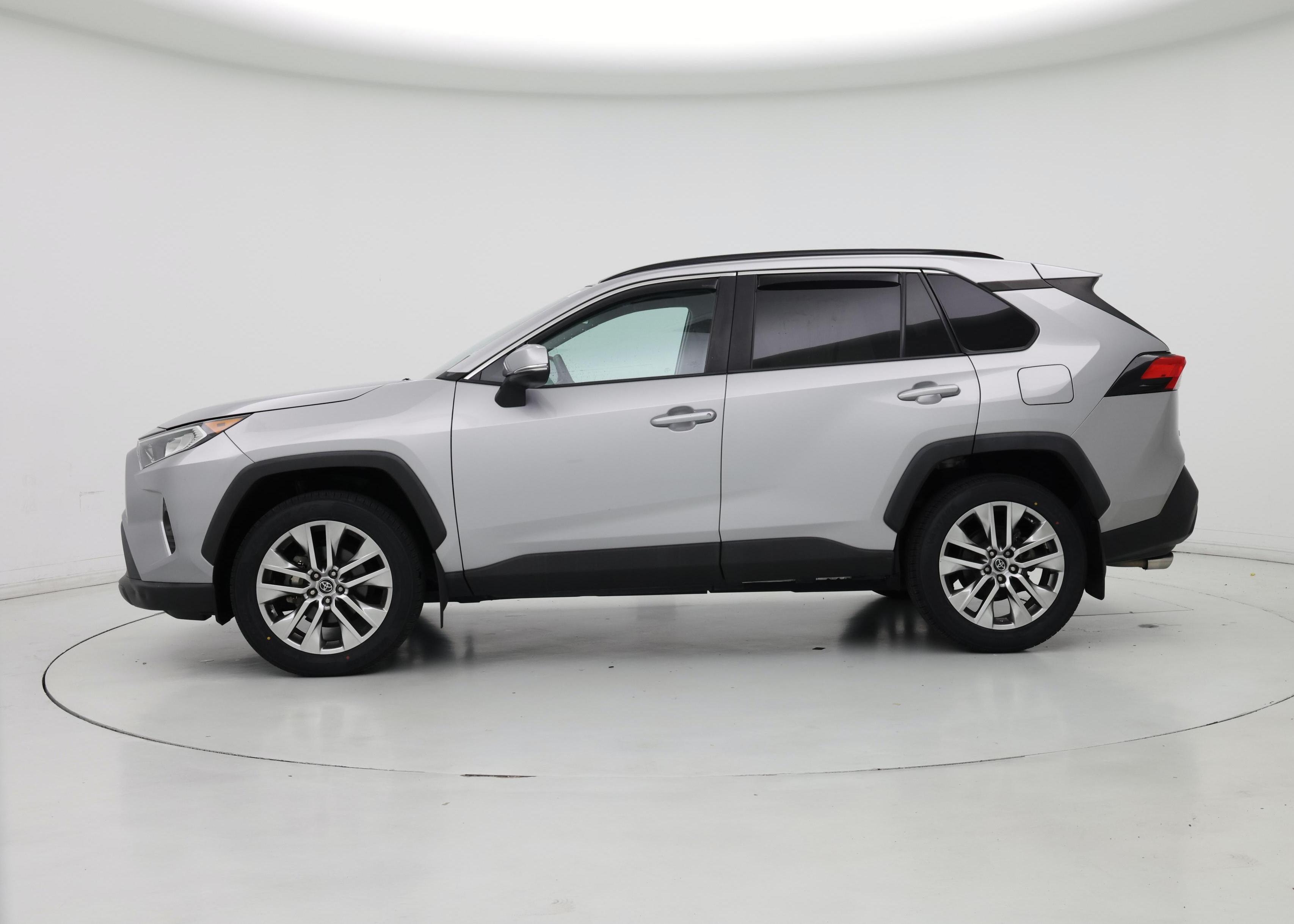 Thumbnail: 2020 Toyota RAV4 - 3