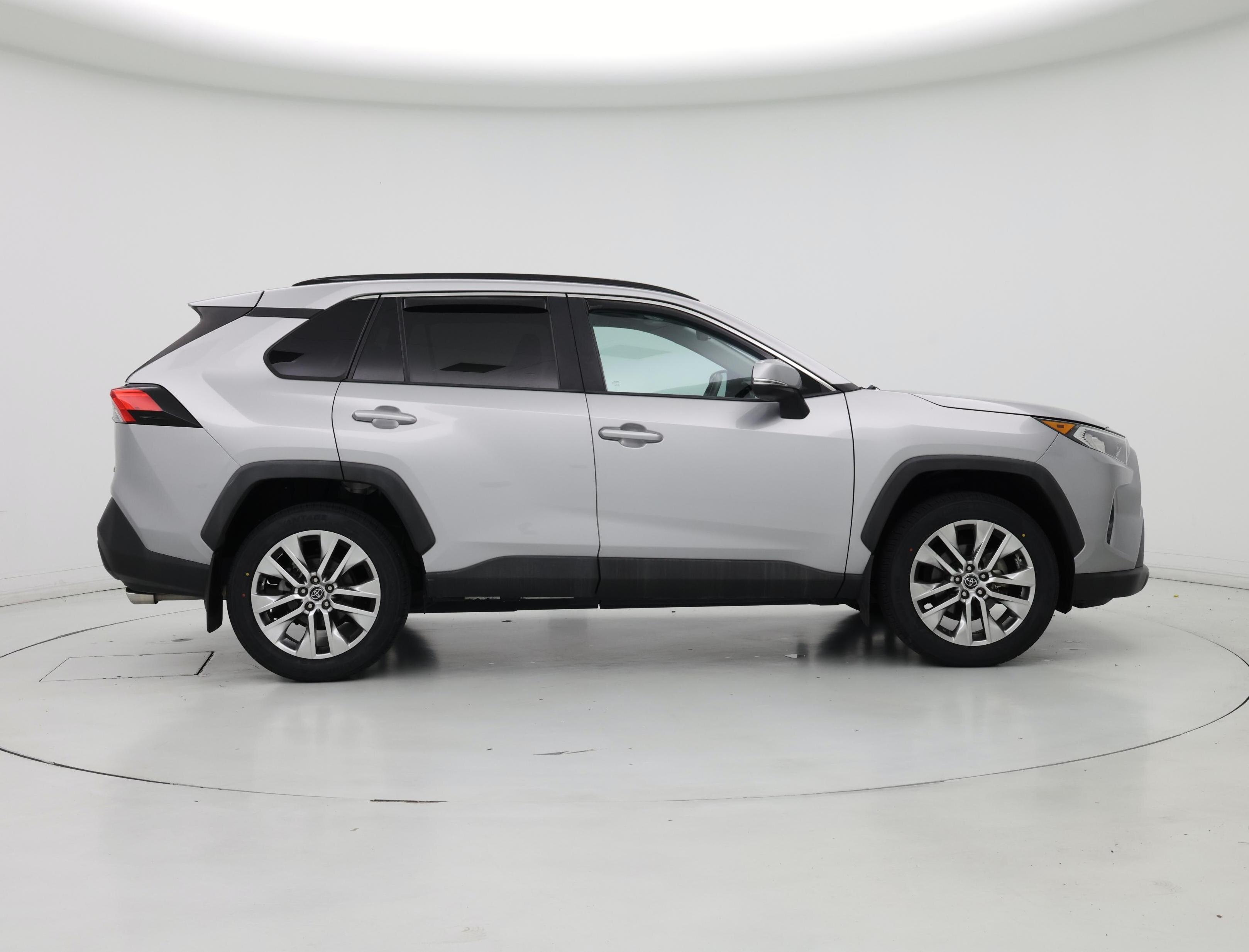 Thumbnail: 2020 Toyota RAV4 - 7