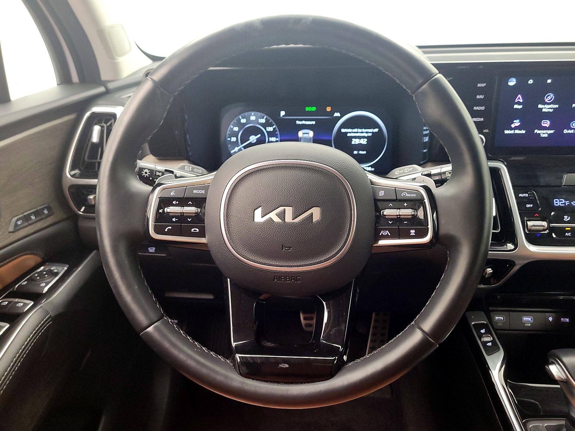 Thumbnail: 2023 Kia Sorento - 10