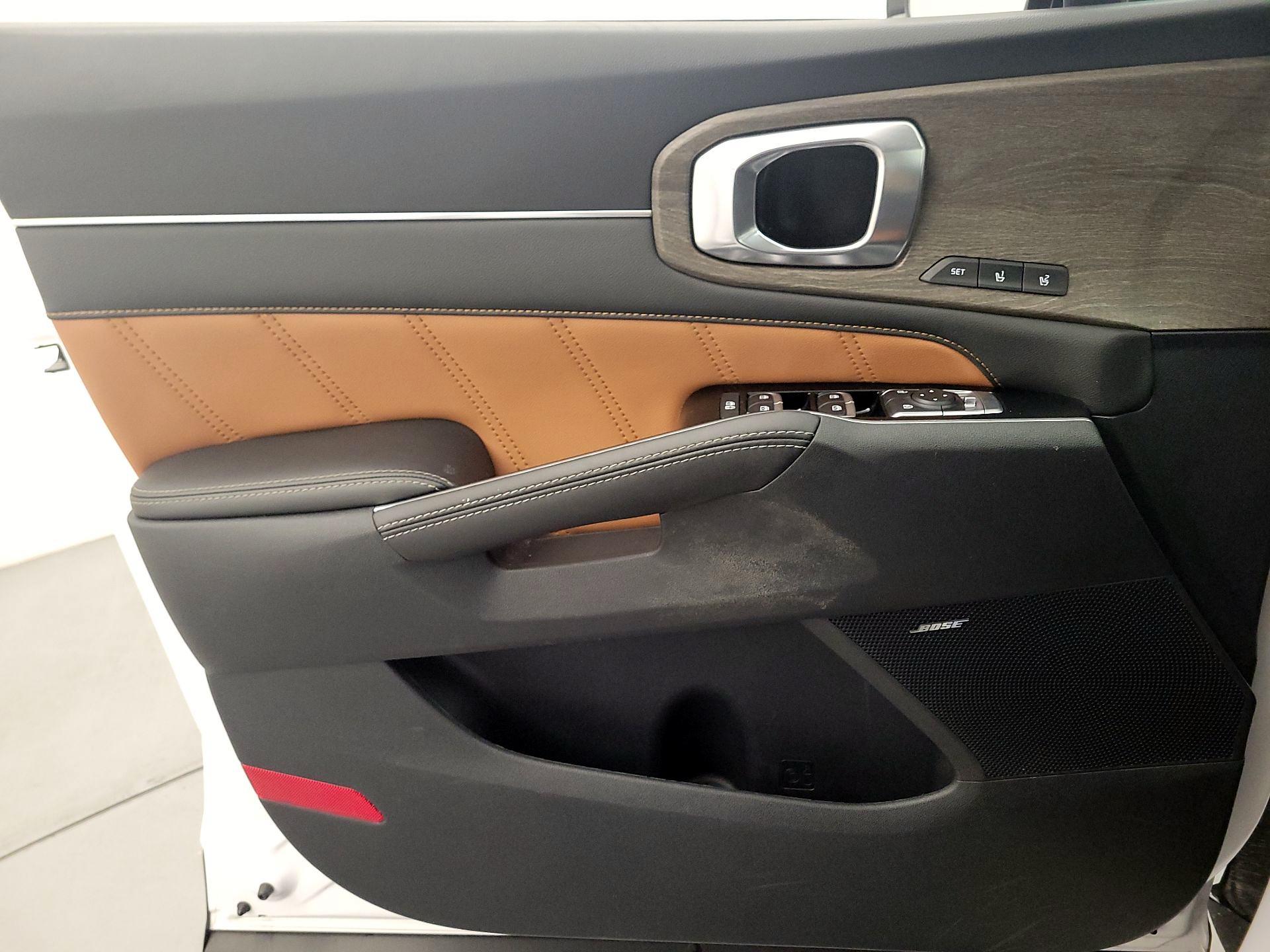 Thumbnail: 2023 Kia Sorento - 12