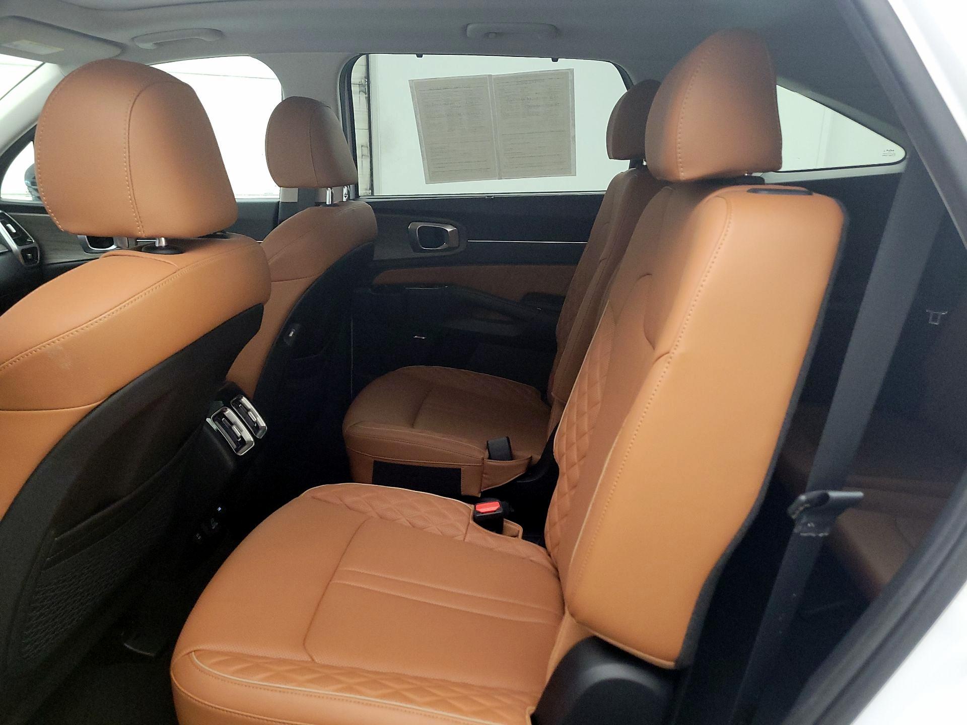 Thumbnail: 2023 Kia Sorento - 19