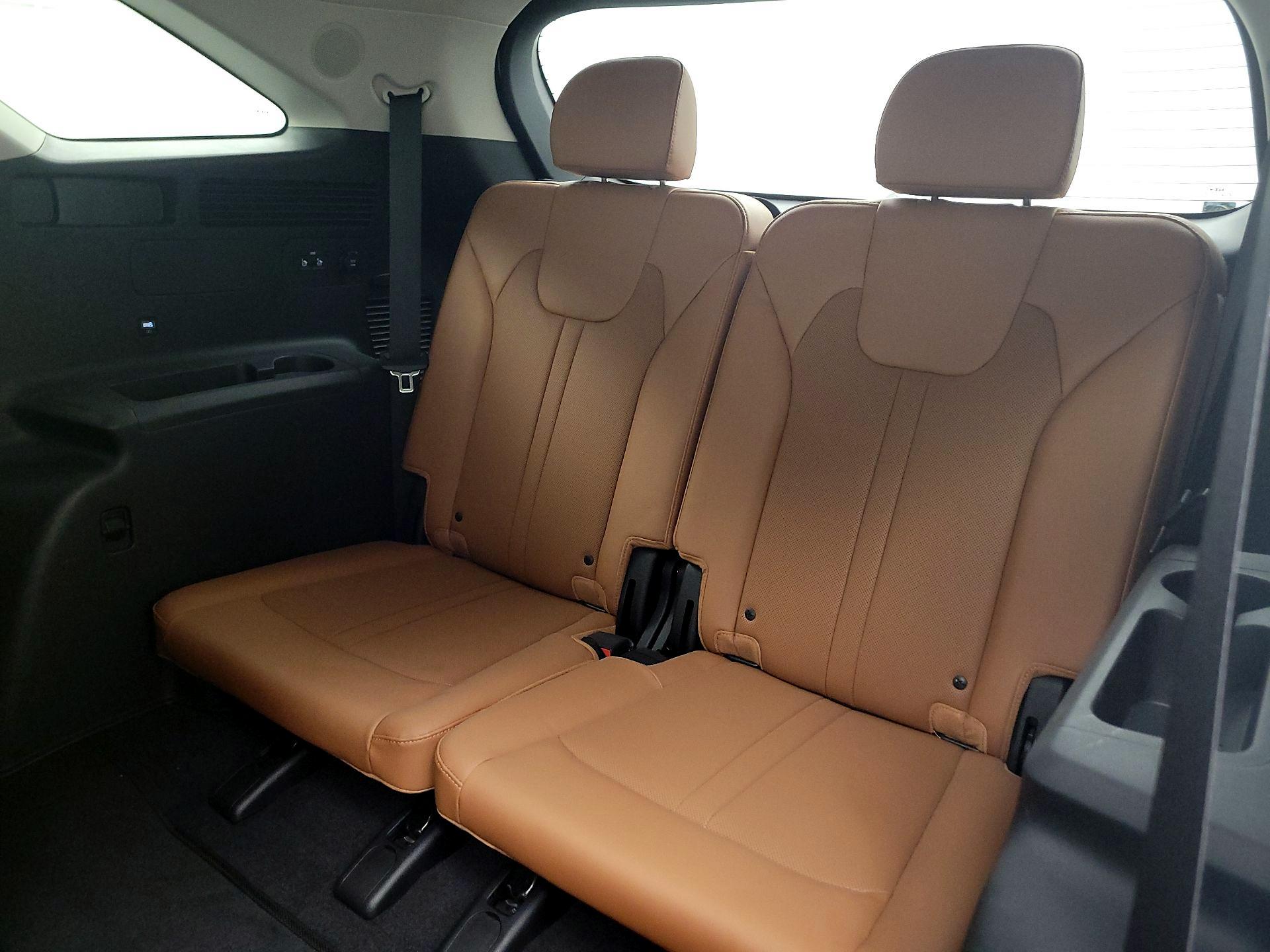 Thumbnail: 2023 Kia Sorento - 20