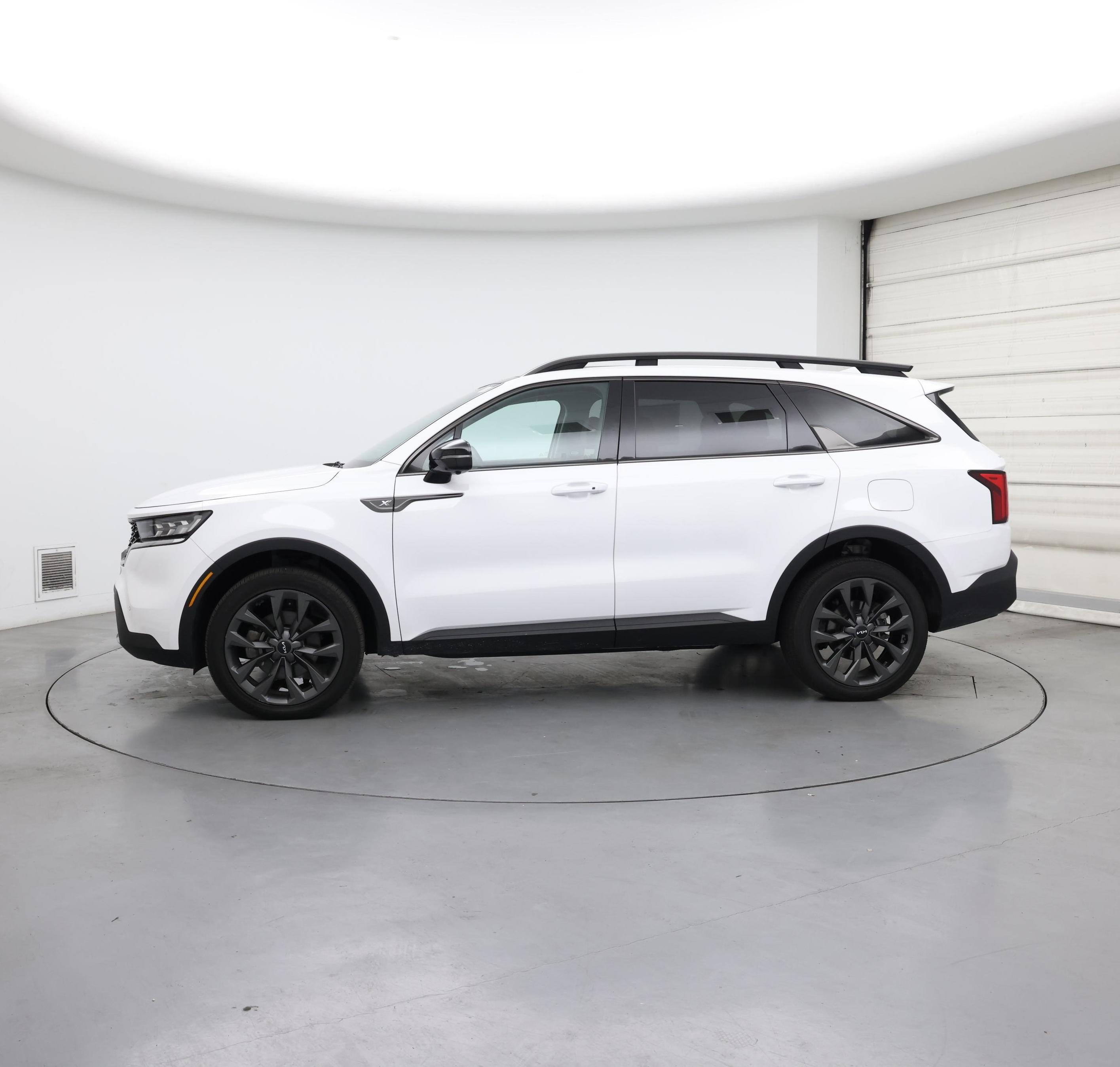 Thumbnail: 2023 Kia Sorento - 3