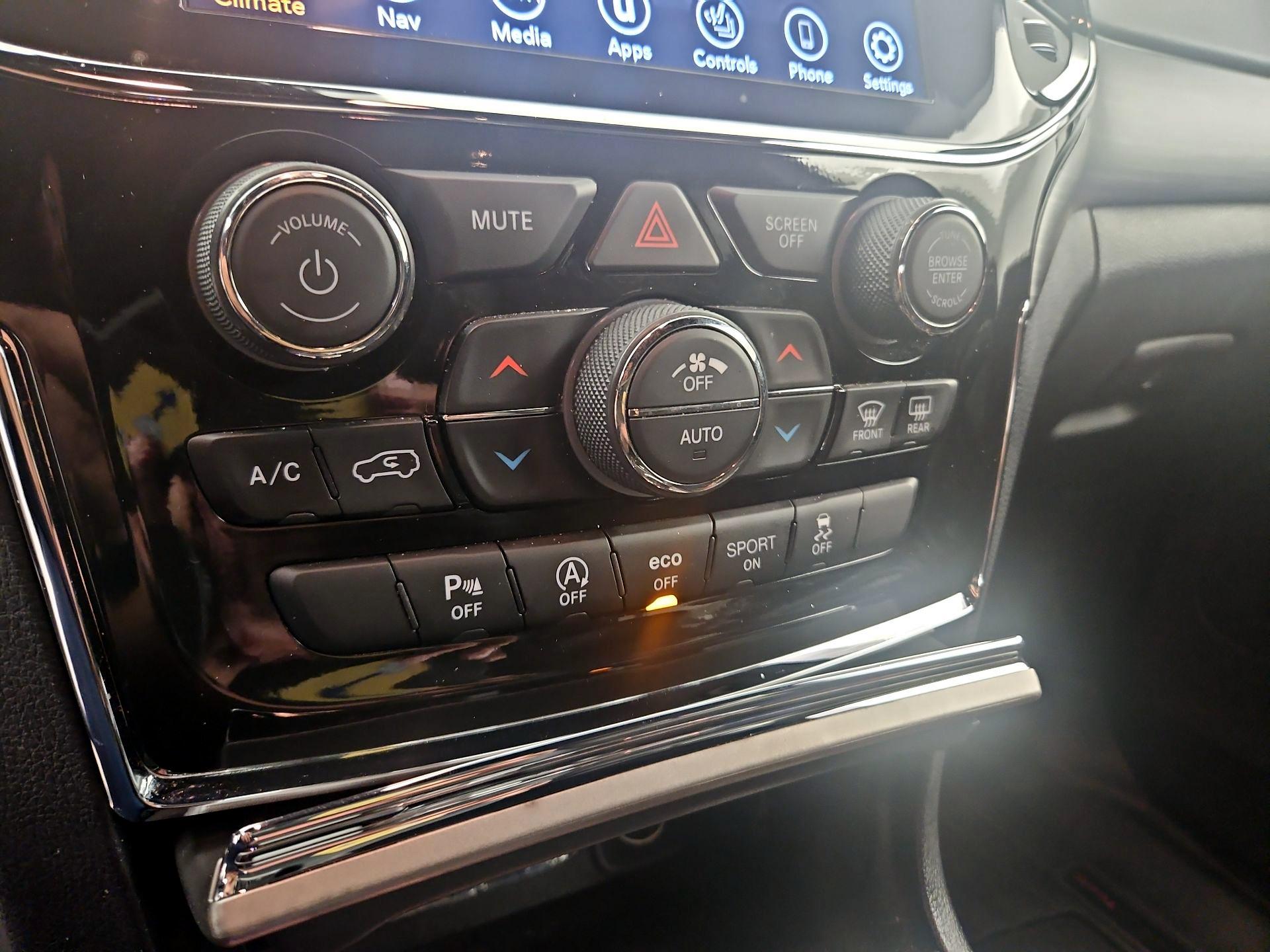 Thumbnail: 2022 Jeep Grand Cherokee - 15