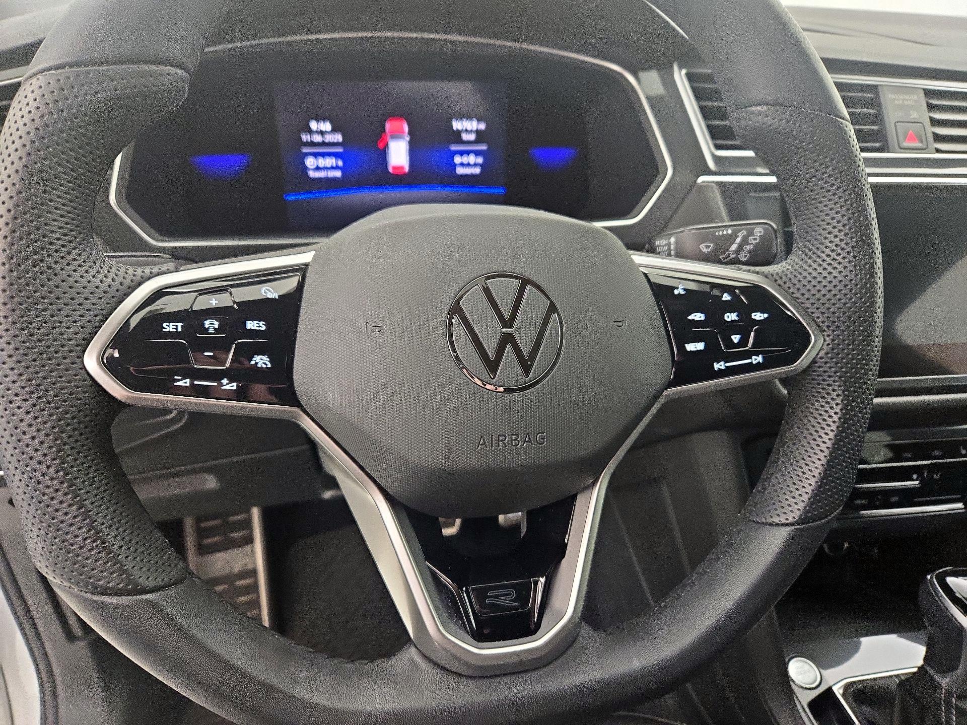 Thumbnail: 2022 Volkswagen Tiguan - 10