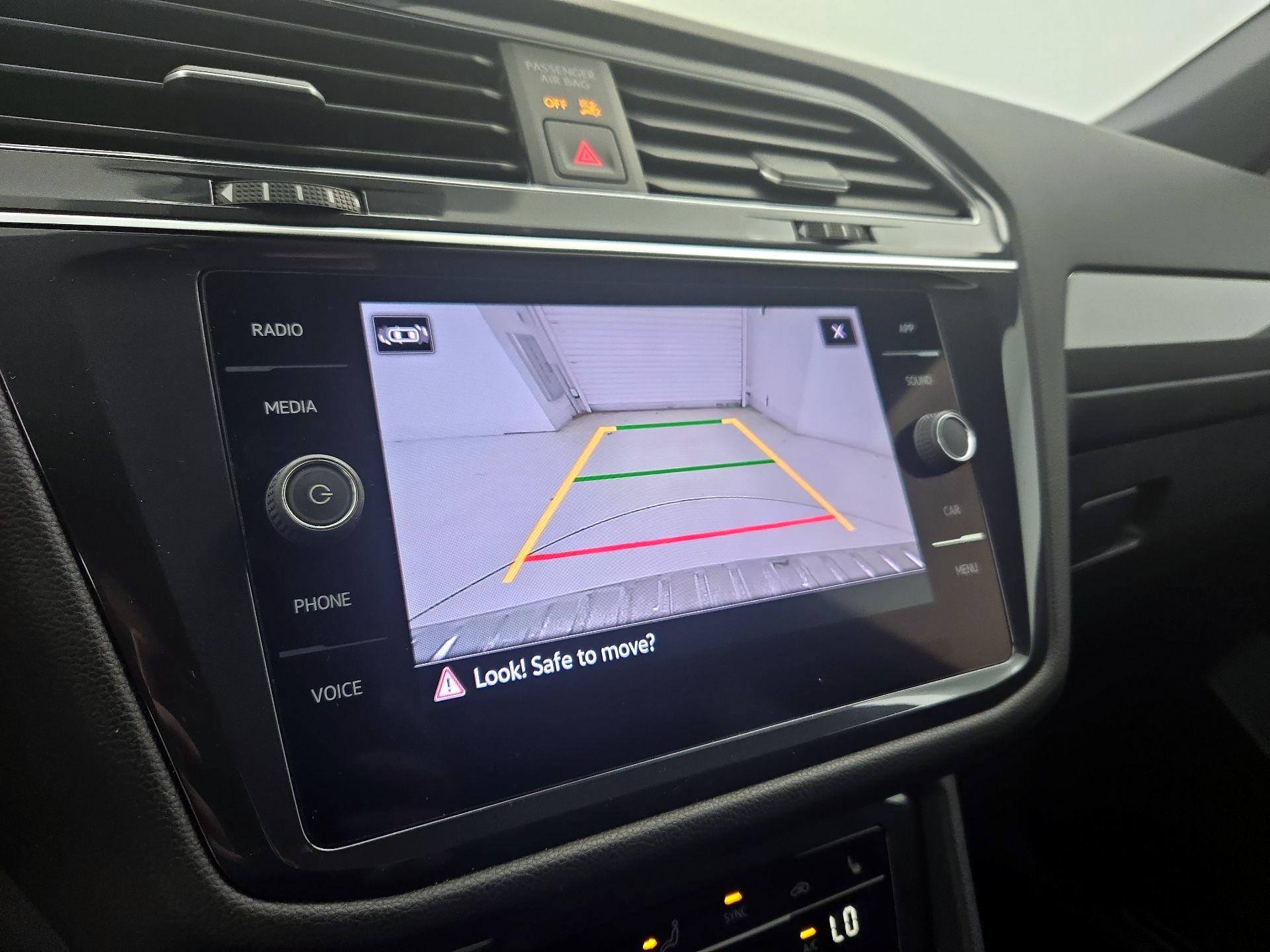 Thumbnail: 2022 Volkswagen Tiguan - 14