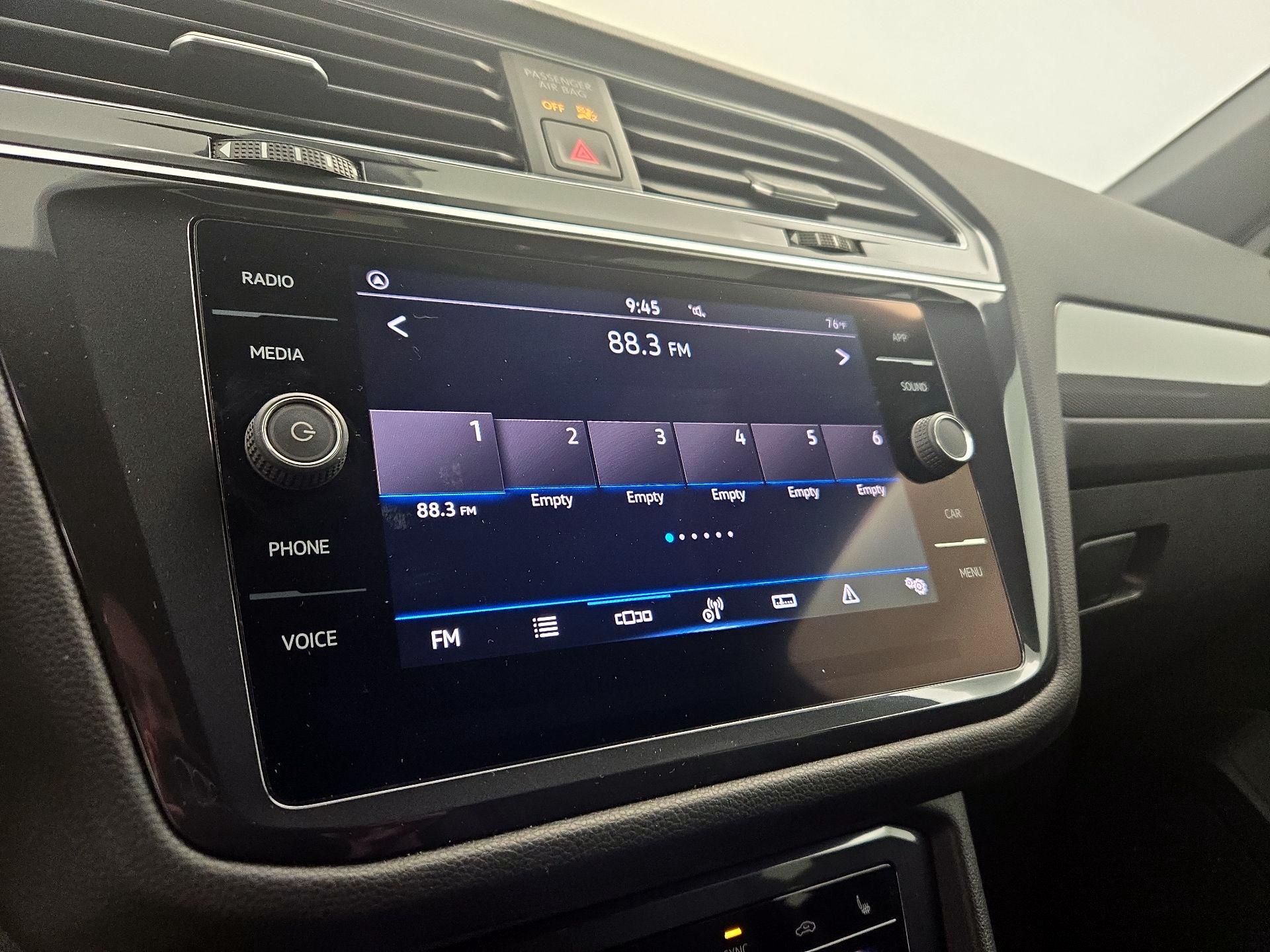 Thumbnail: 2022 Volkswagen Tiguan - 15