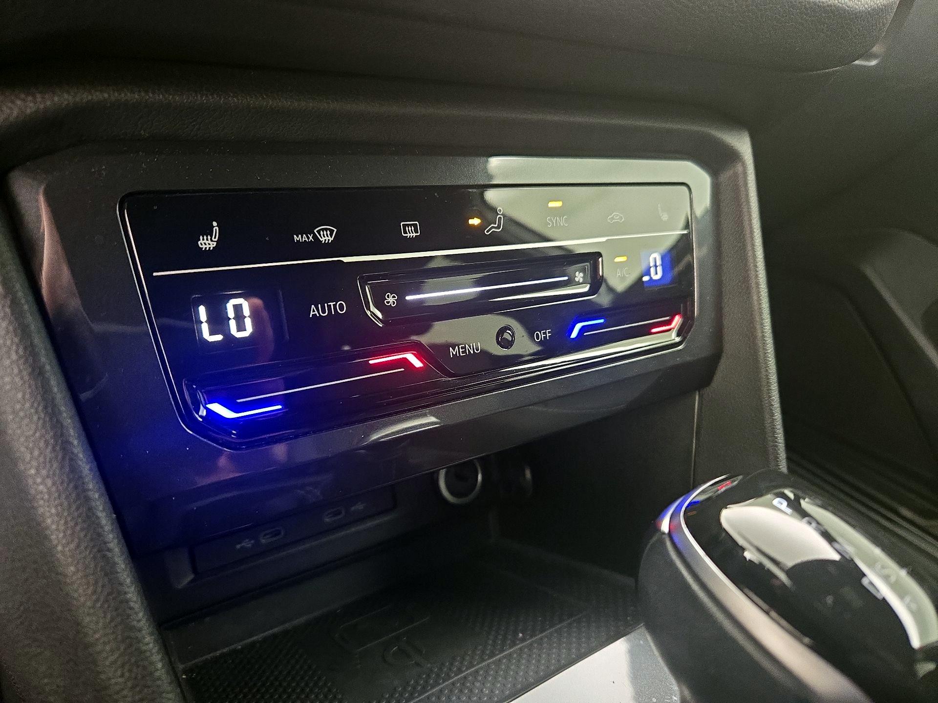 Thumbnail: 2022 Volkswagen Tiguan - 16