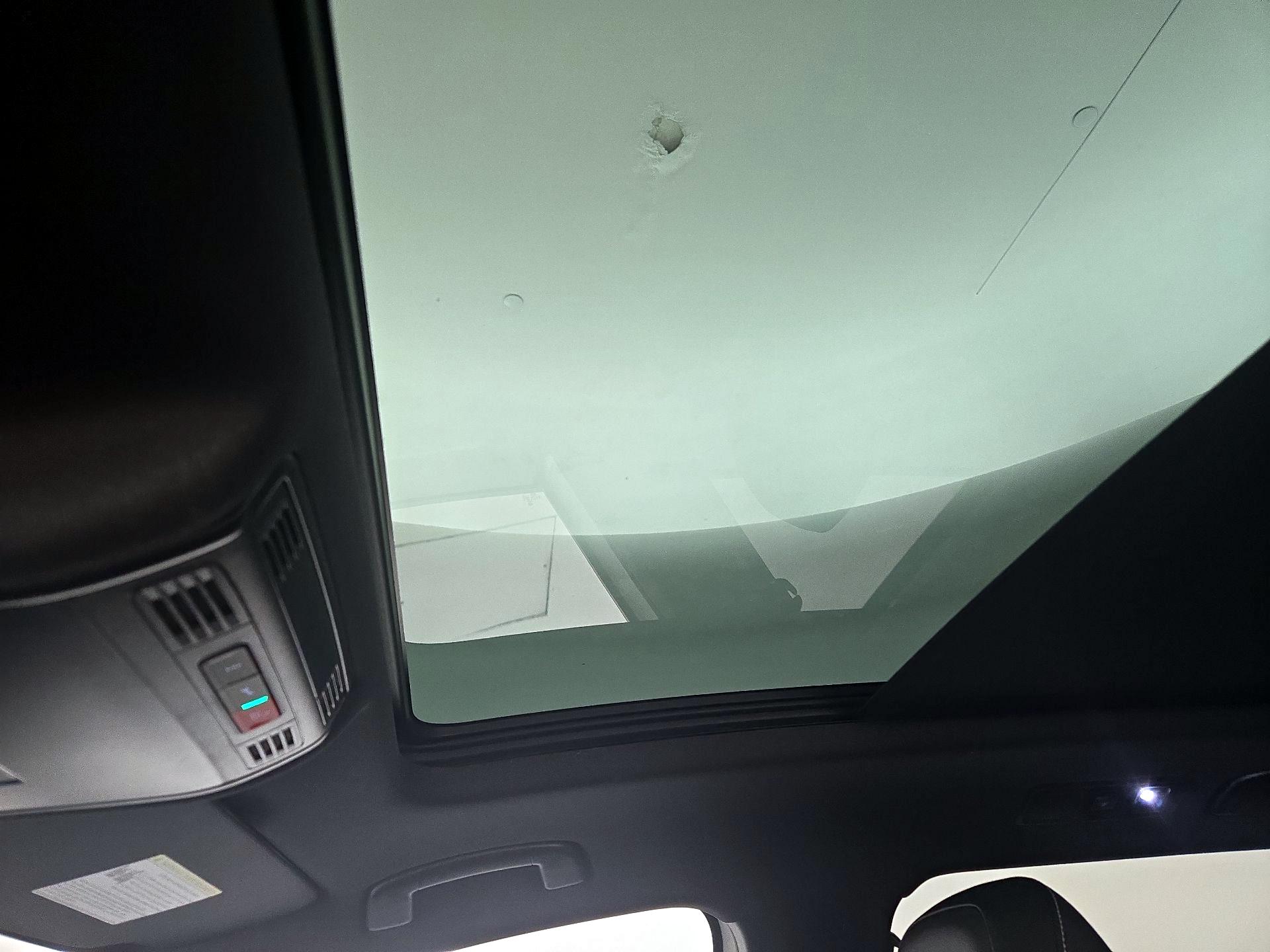 Thumbnail: 2022 Volkswagen Tiguan - 19