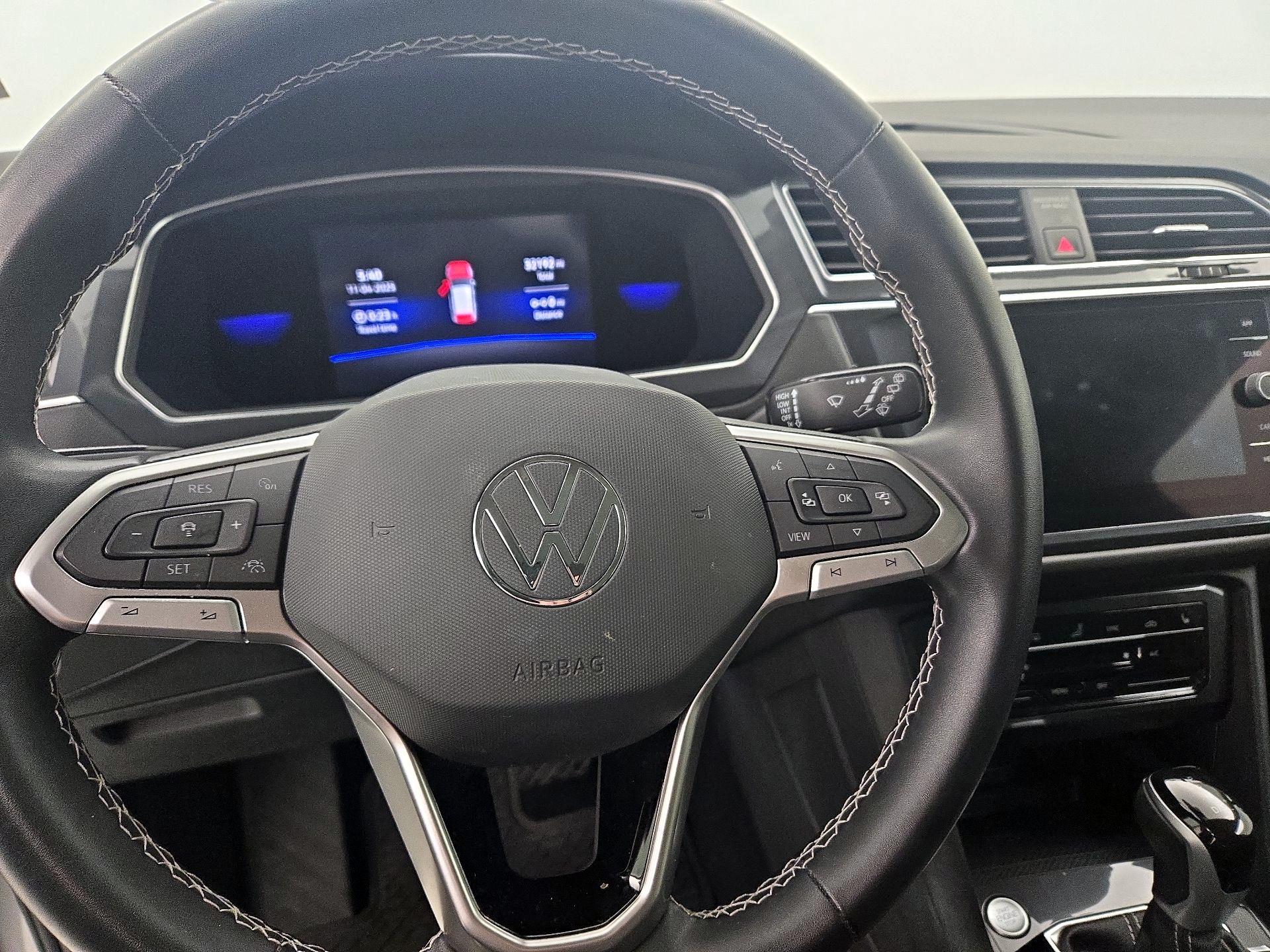 Thumbnail: 2022 Volkswagen Tiguan - 10