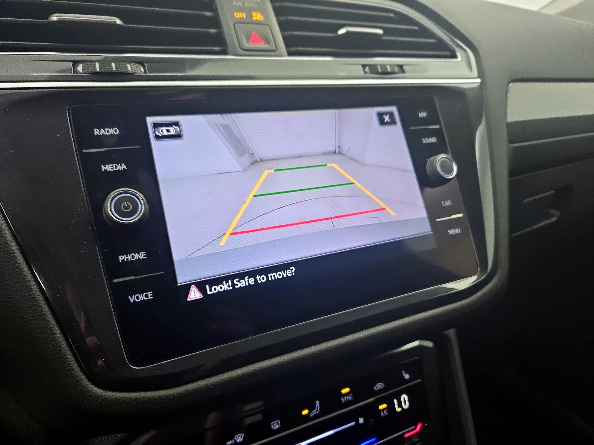 Thumbnail: 2022 Volkswagen Tiguan - 14