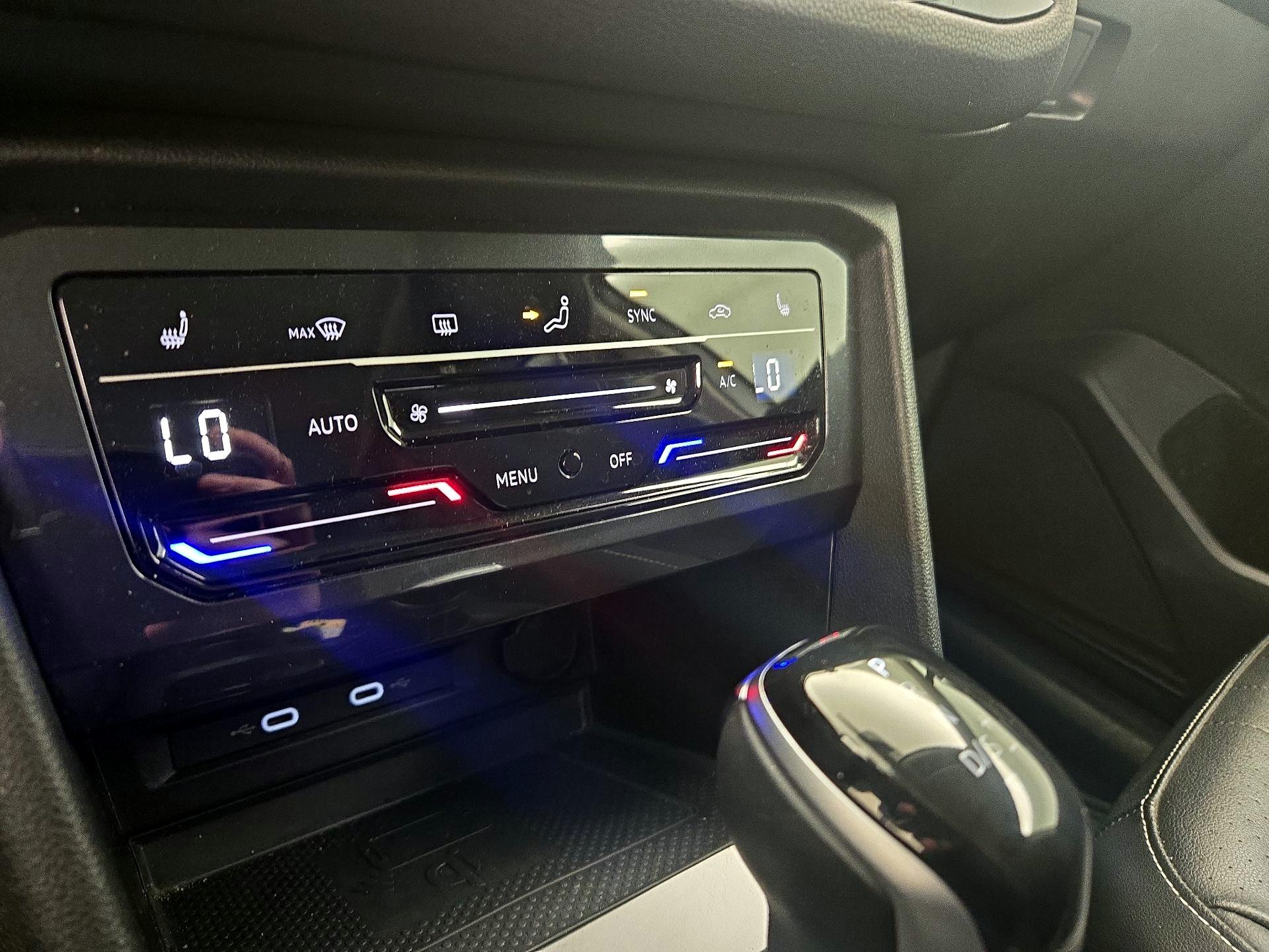 Thumbnail: 2022 Volkswagen Tiguan - 16