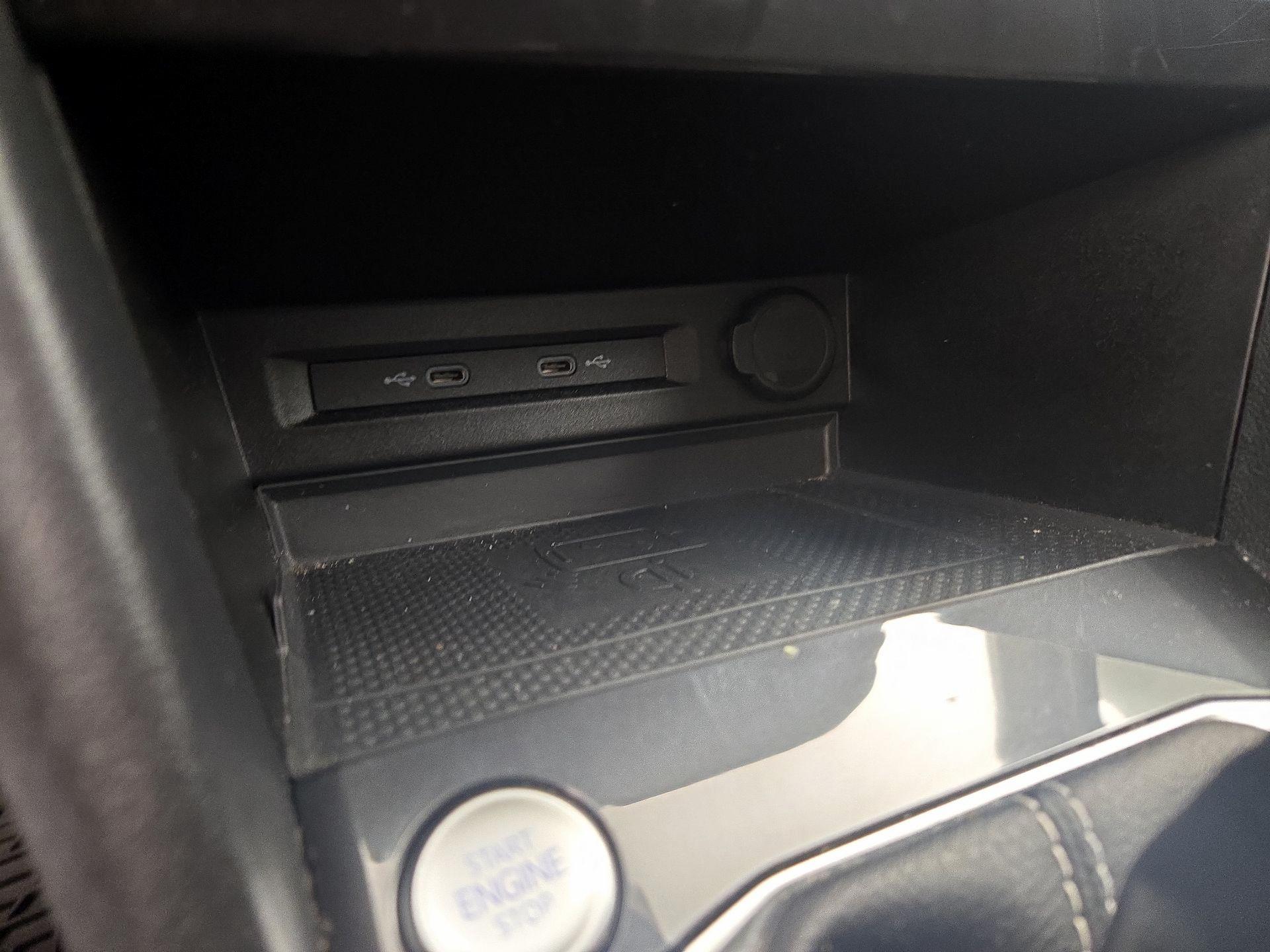 Thumbnail: 2022 Volkswagen Tiguan - 18