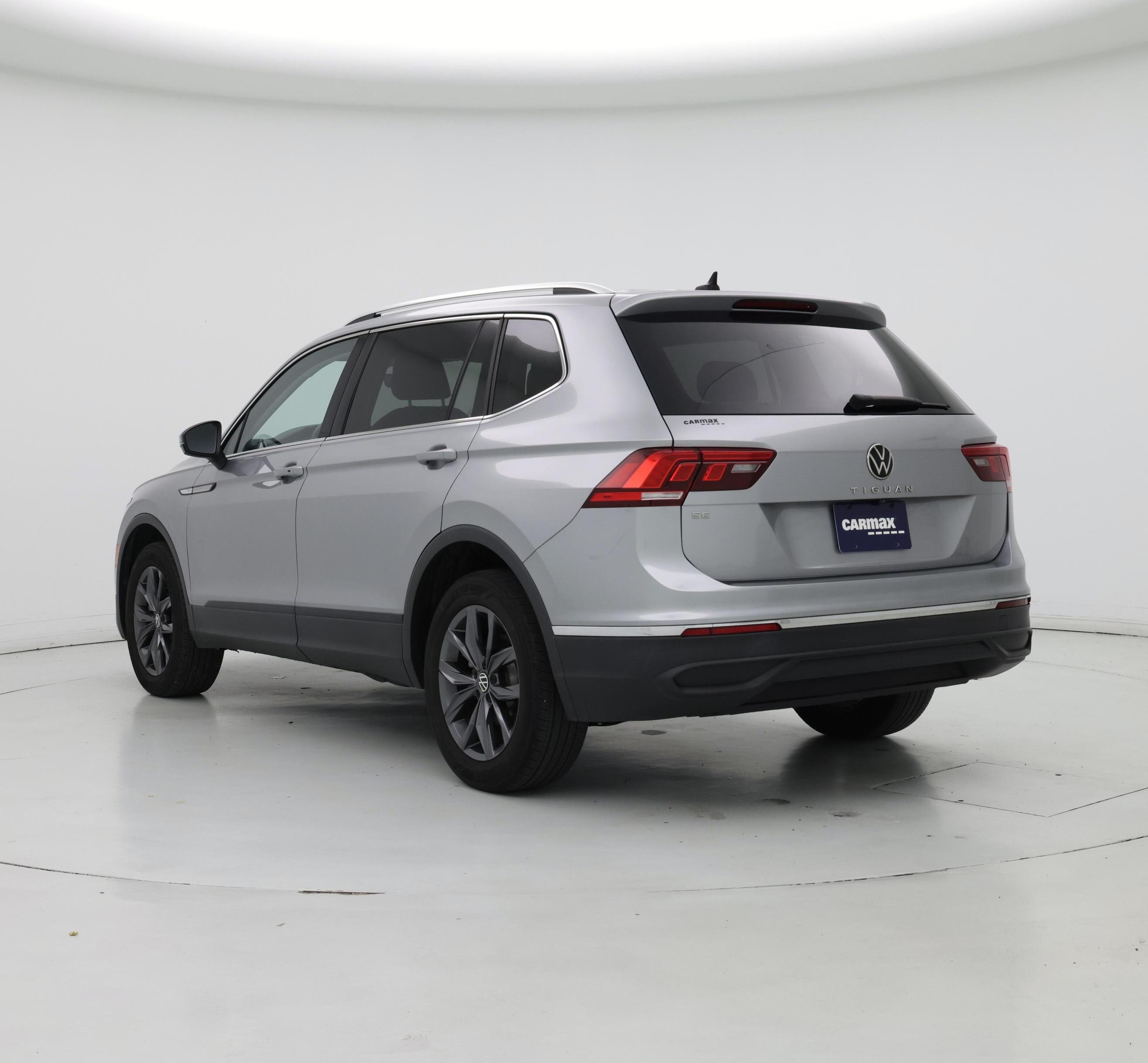 Thumbnail: 2022 Volkswagen Tiguan - 2