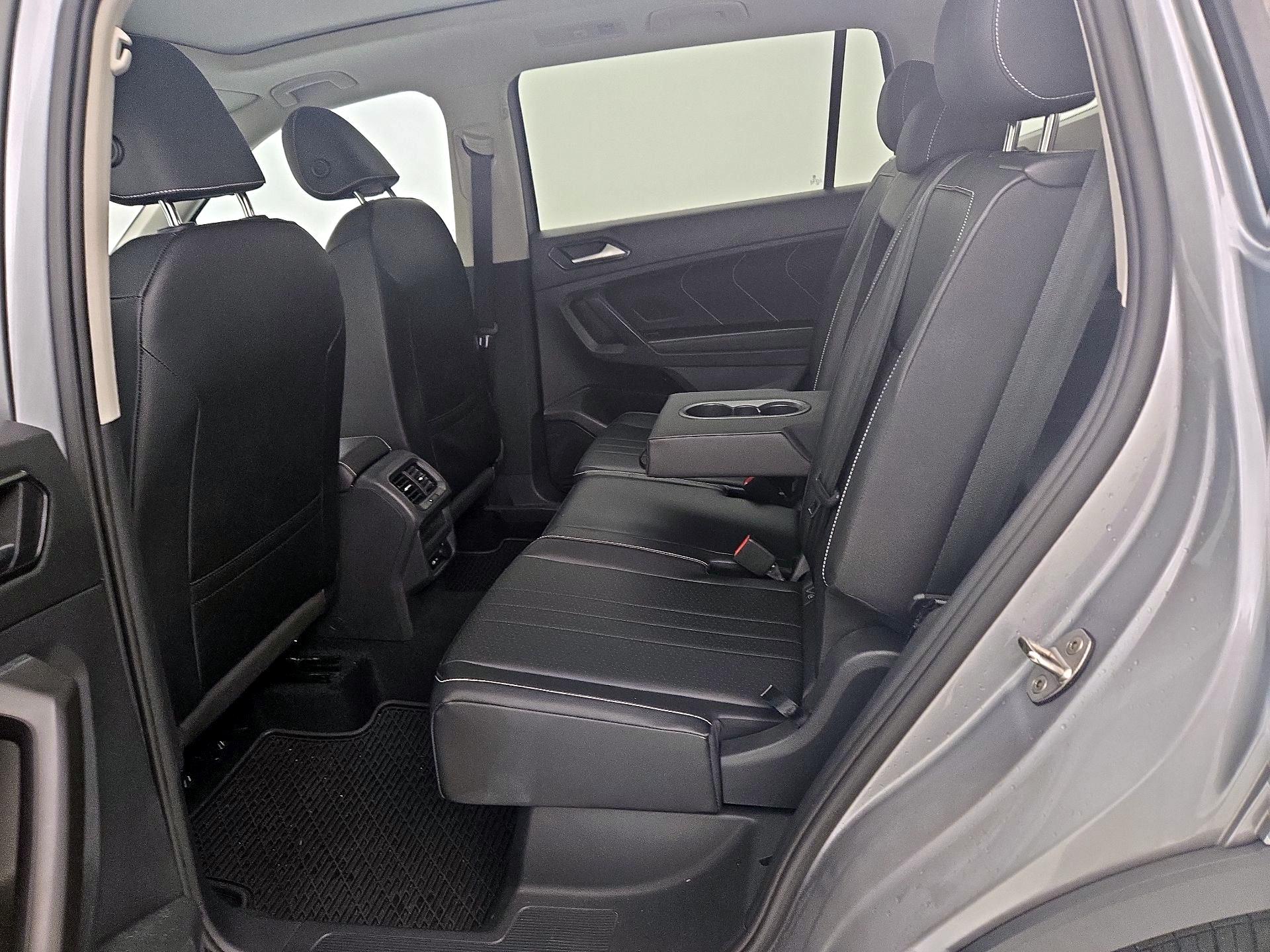 Thumbnail: 2022 Volkswagen Tiguan - 20