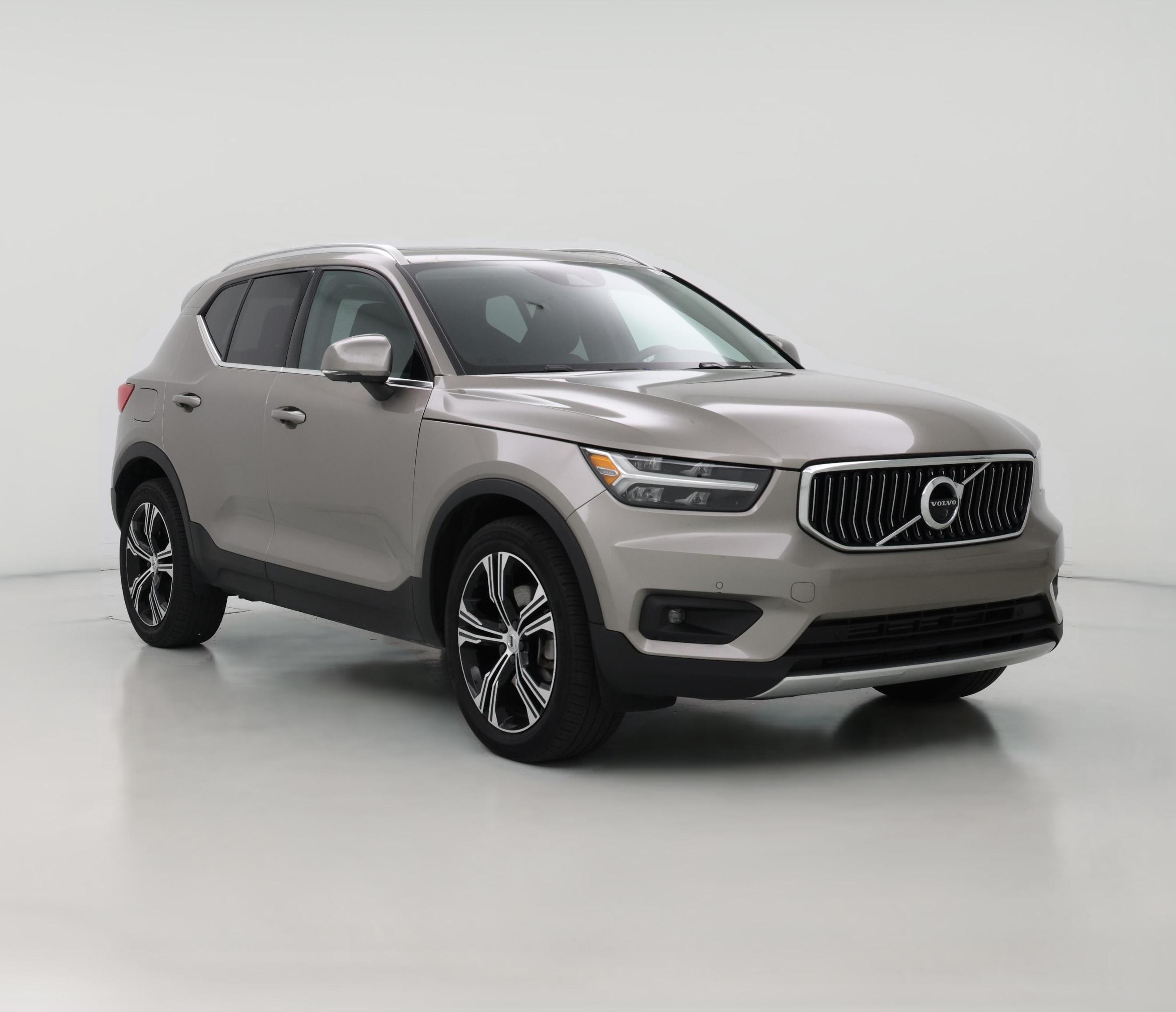 Thumbnail: 2022 Volvo XC40 - 1