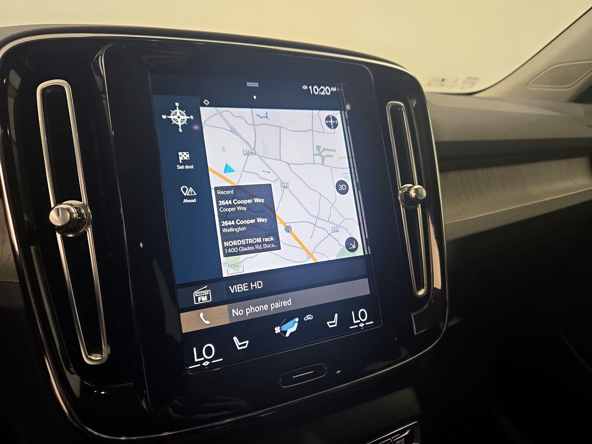 Thumbnail: 2022 Volvo XC40 - 14