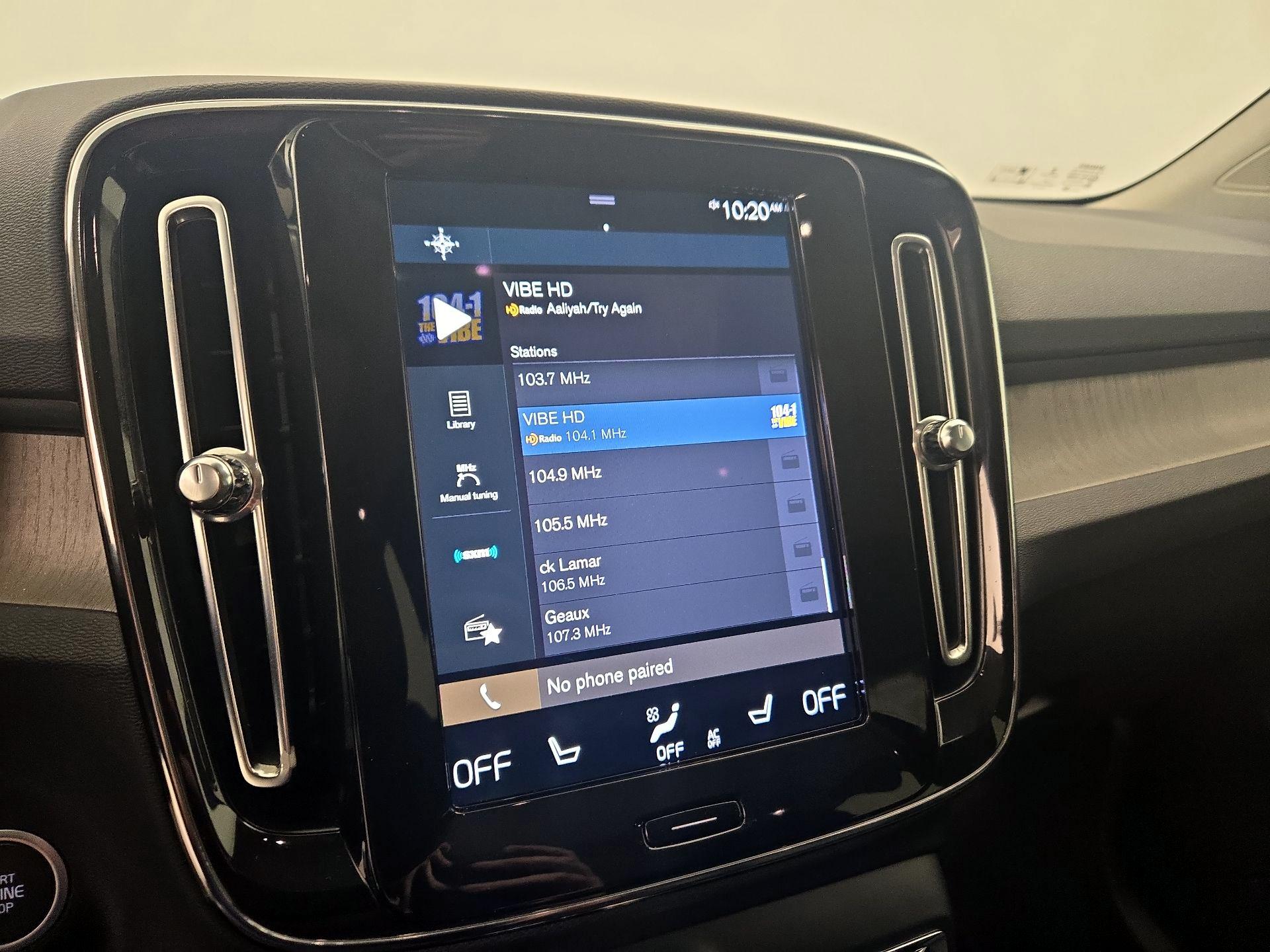 Thumbnail: 2022 Volvo XC40 - 16