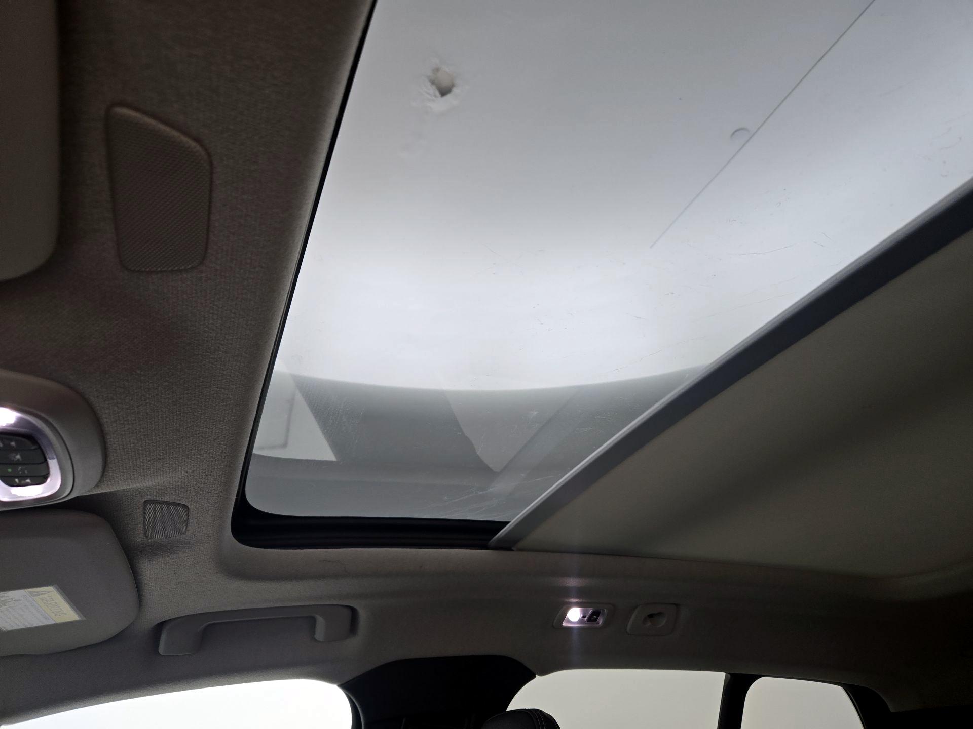 Thumbnail: 2022 Volvo XC40 - 20