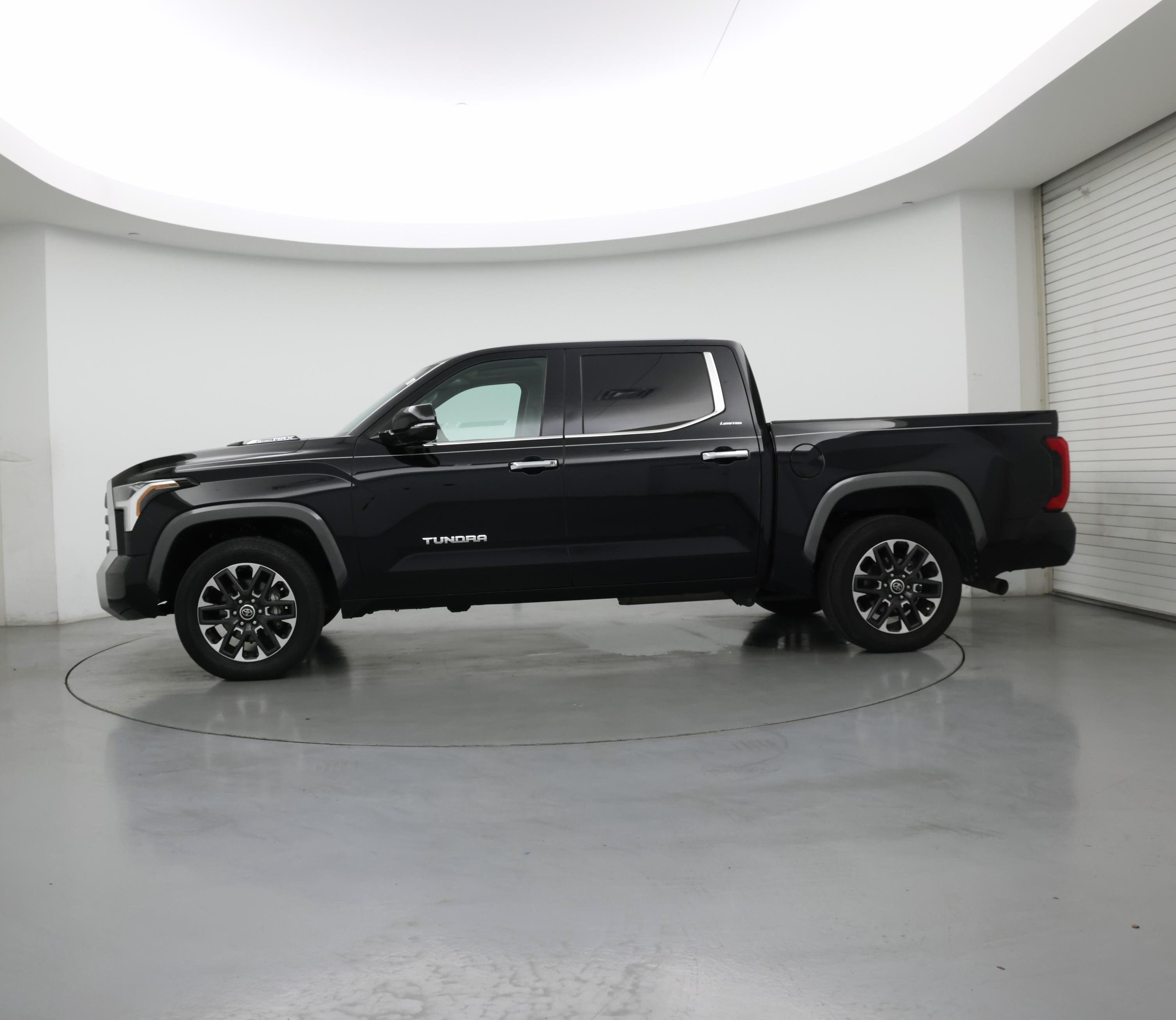 Thumbnail: 2024 Toyota Tundra - 3