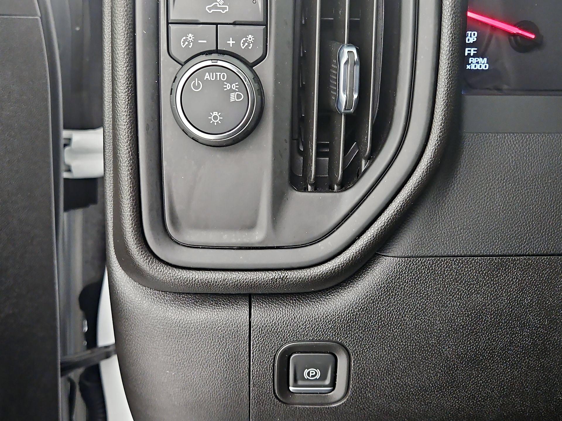 Thumbnail: 2022 Chevrolet Silverado 1500 - 13