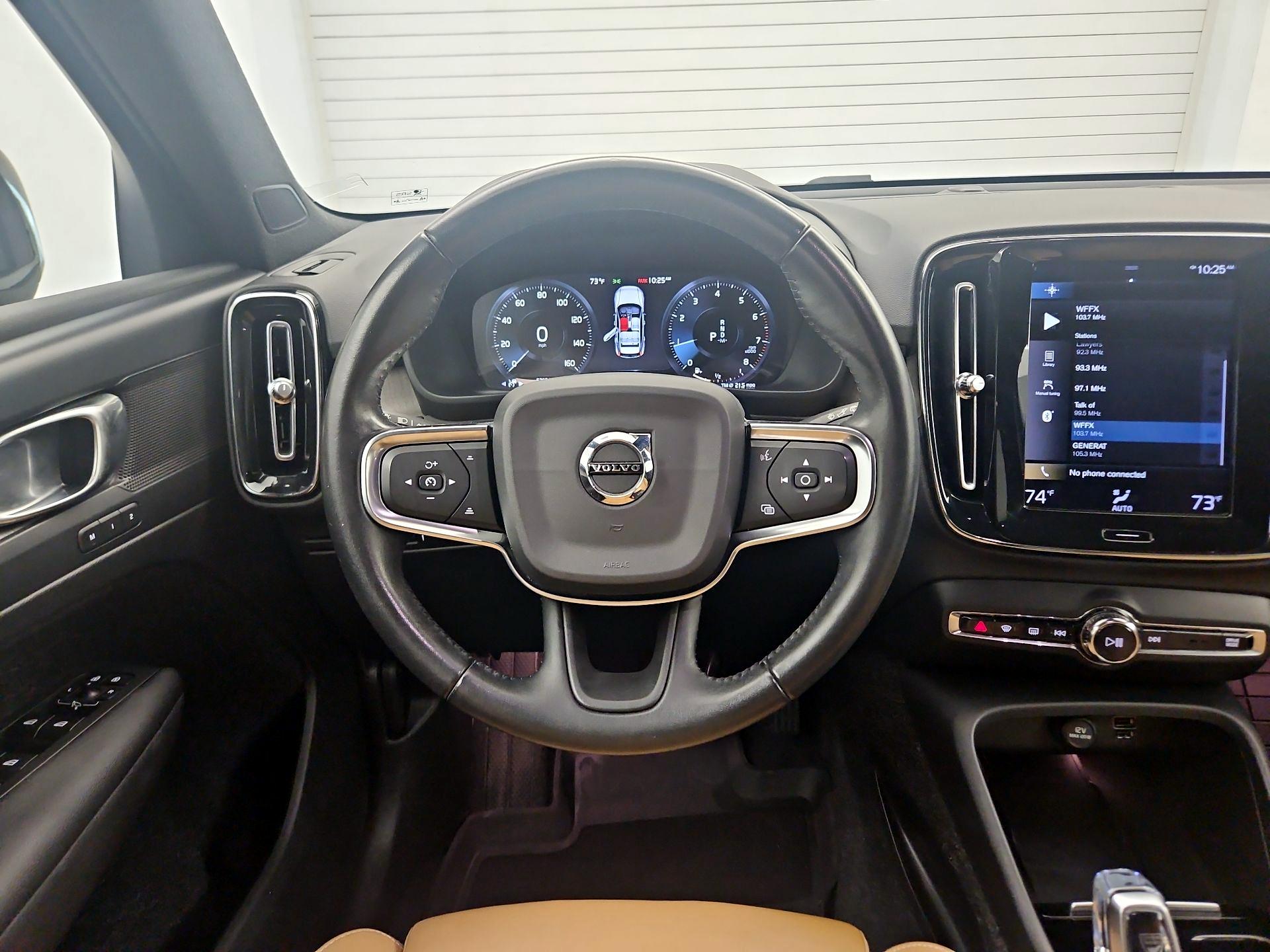 Thumbnail: 2020 Volvo XC40 - 10