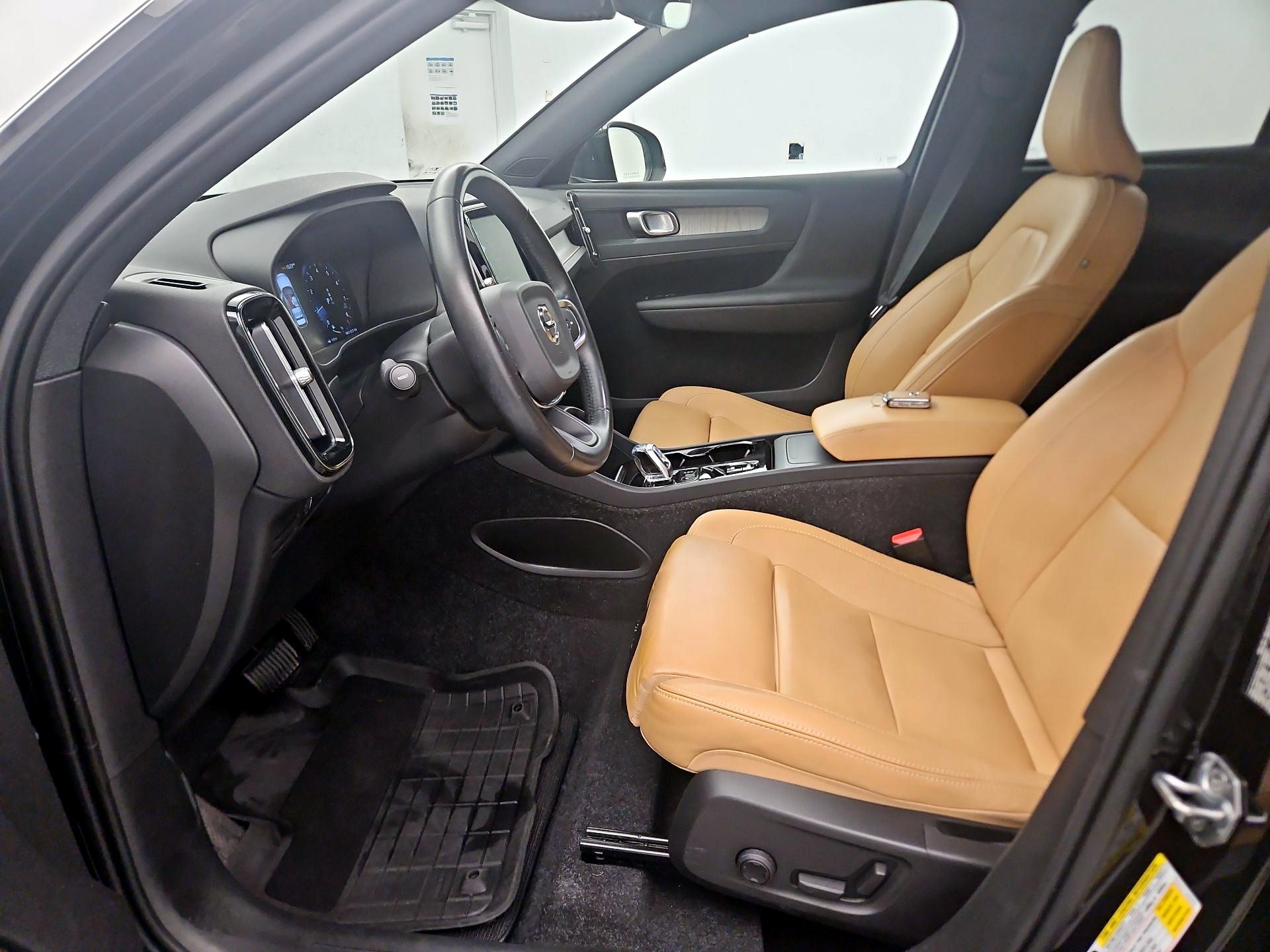 Thumbnail: 2020 Volvo XC40 - 11