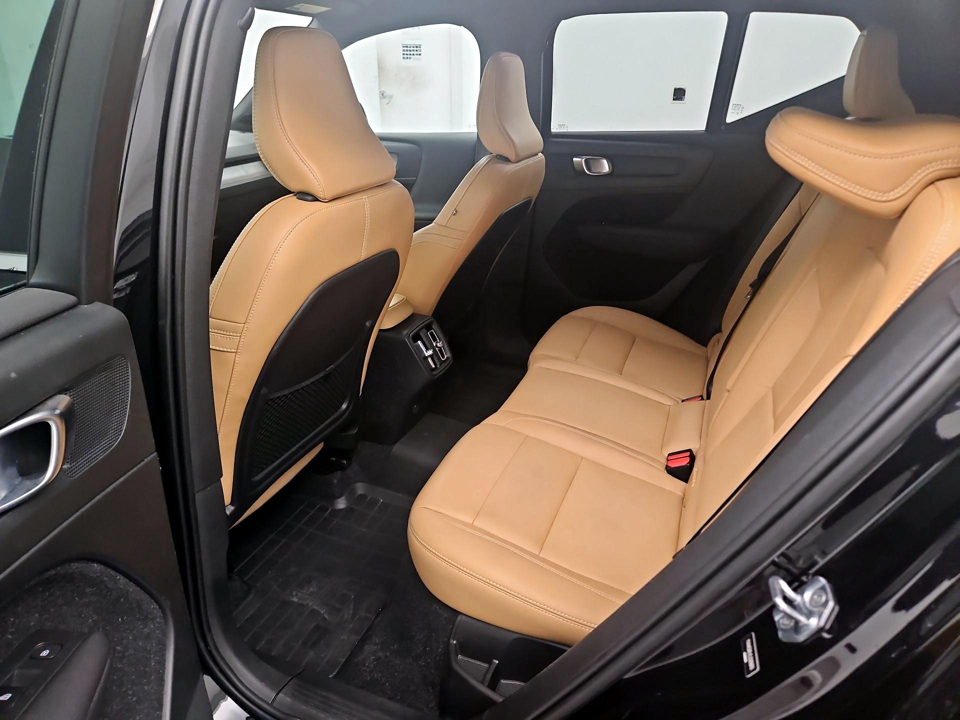 Thumbnail: 2020 Volvo XC40 - 19