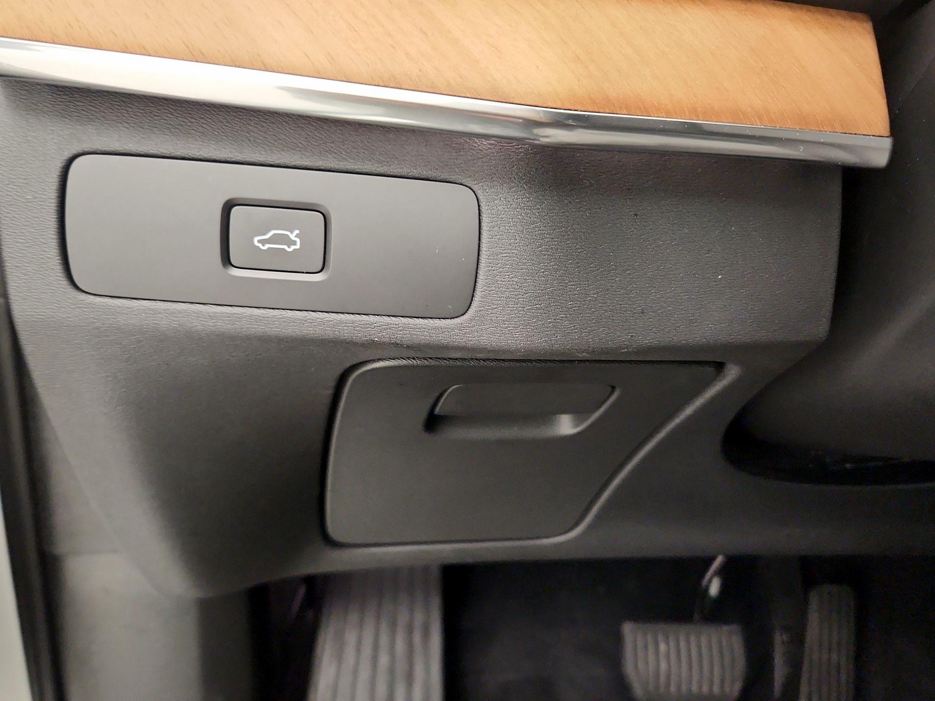 Thumbnail: 2024 Volvo XC90 - 13